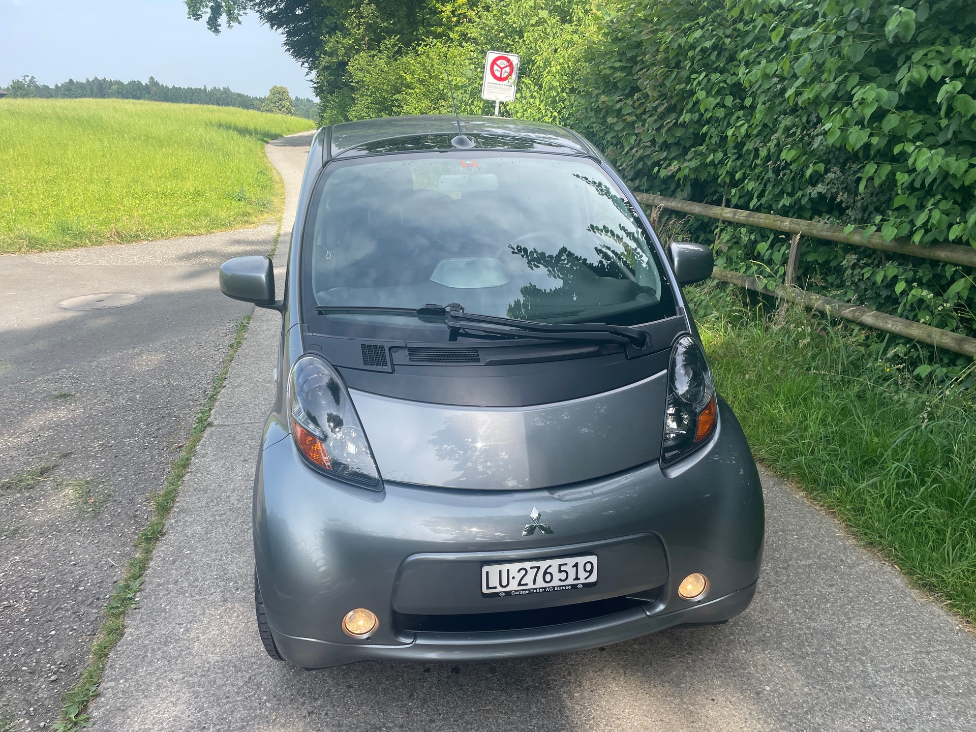 MITSUBISHI i MiEV-image-3