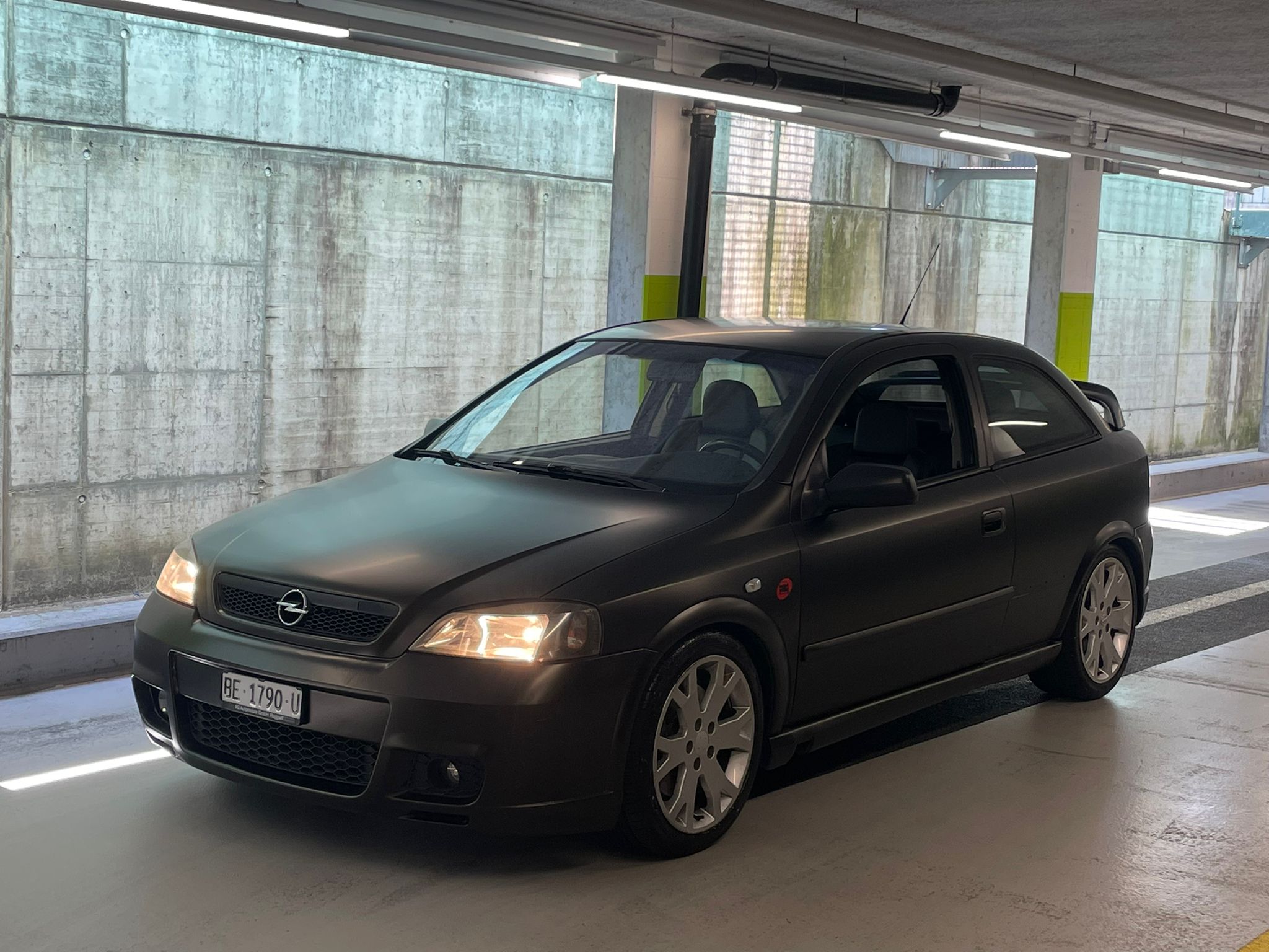 OPEL Astra 2.0i 16V Turbo OPC // MFK NEU — slika 1