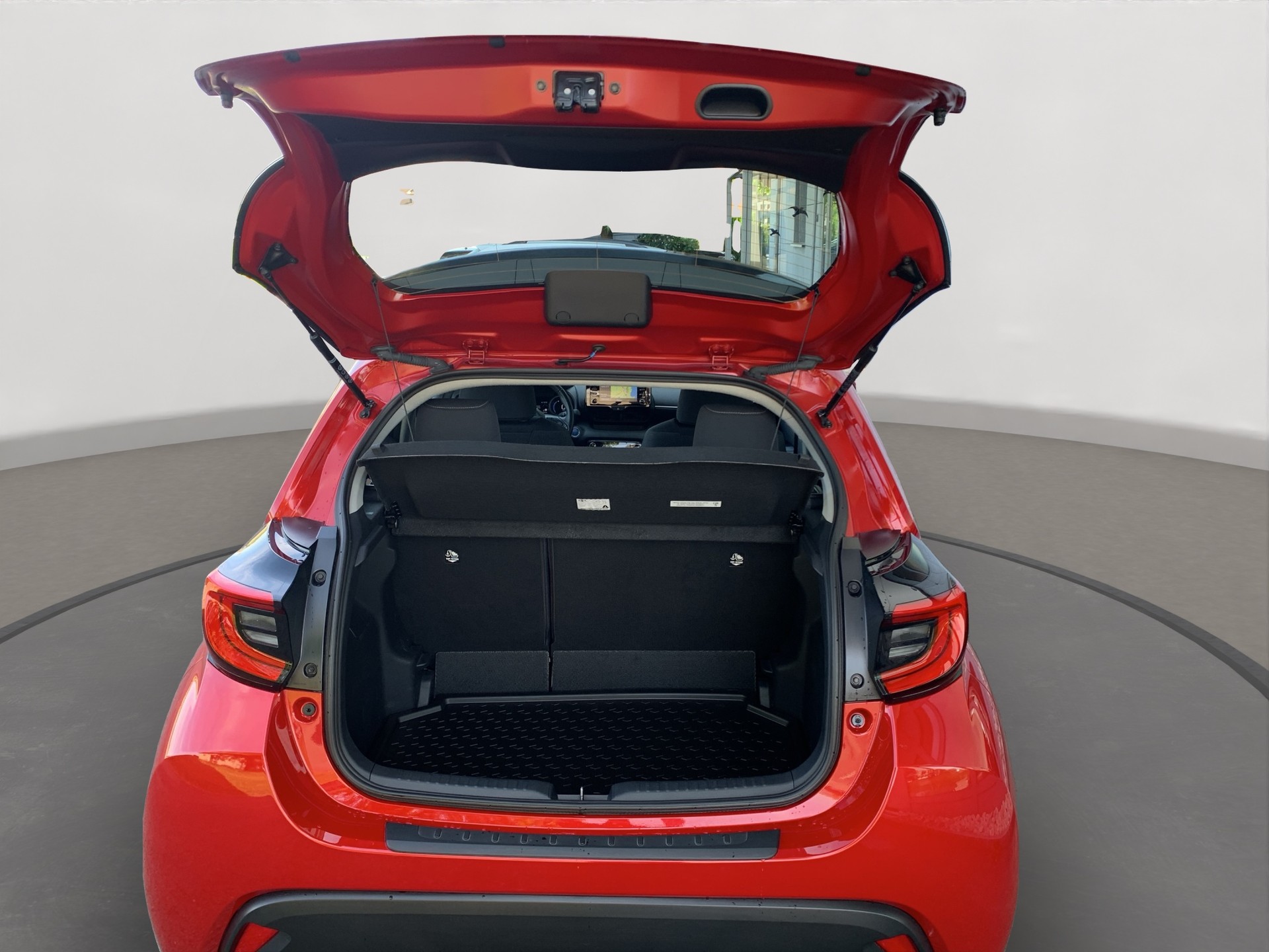 TOYOTA Yaris 1.5 Trend e-CVT-image-5