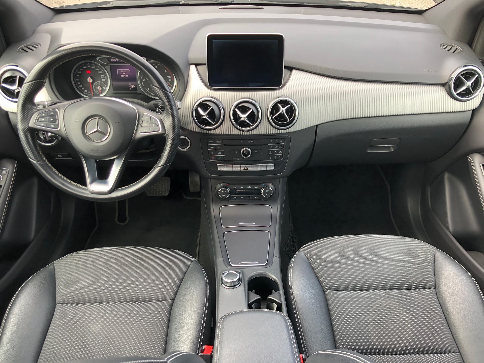 MERCEDES-BENZ B 220 CDI Urban 4Matic 7G-DCT-image-12