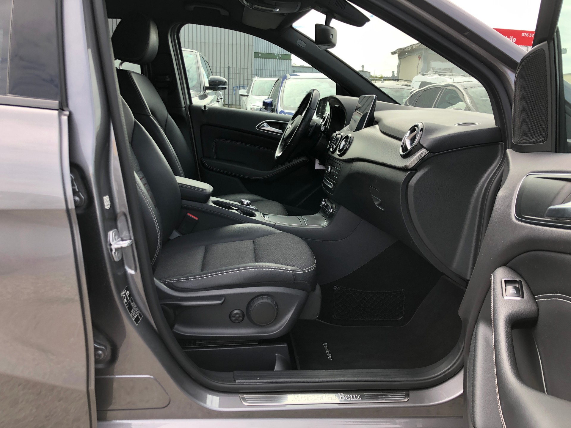 MERCEDES-BENZ B 220 CDI Urban 4Matic 7G-DCT-image-14
