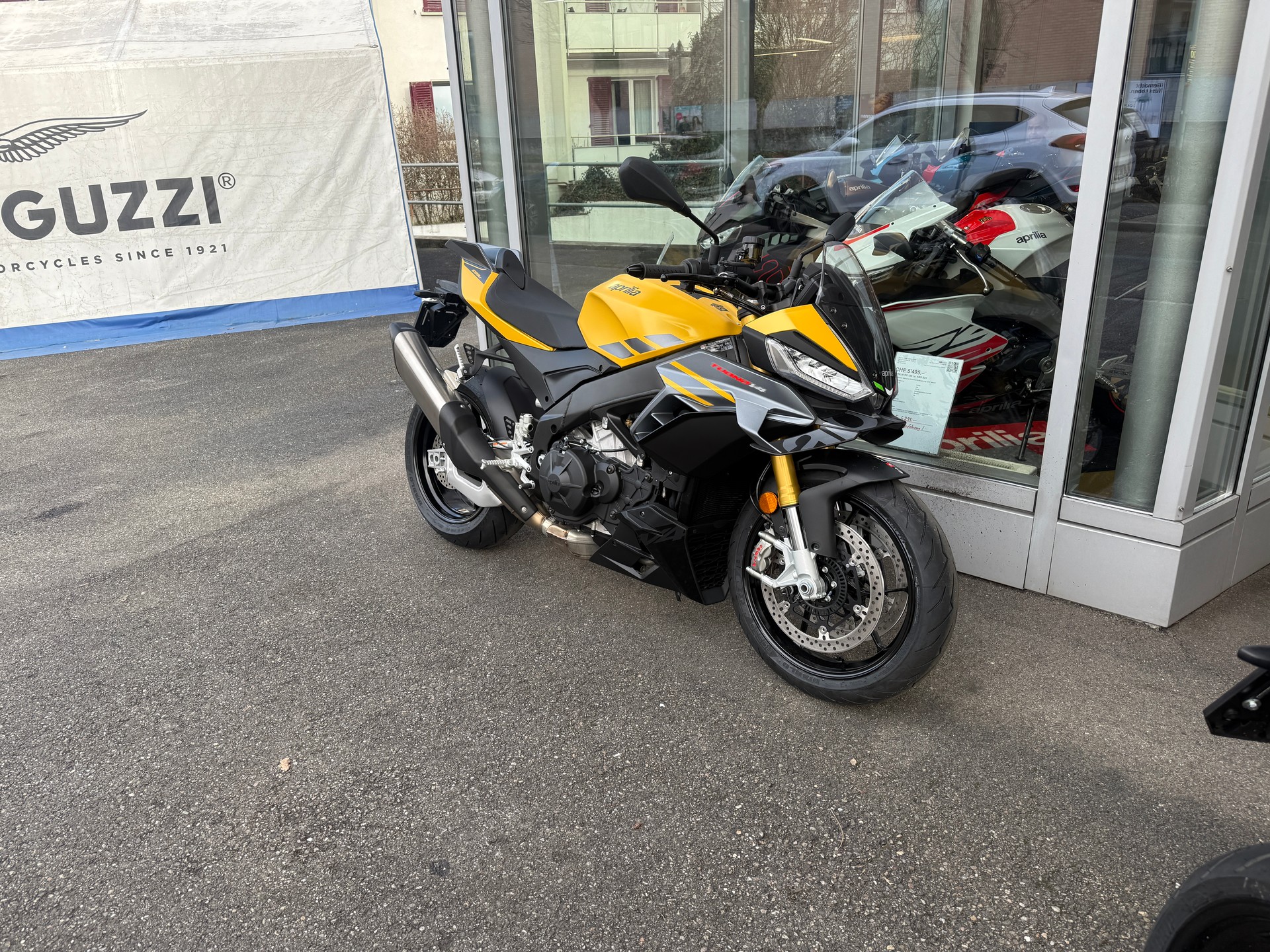 APRILIA Tuono V4 1100 E5+-showroom-element-2