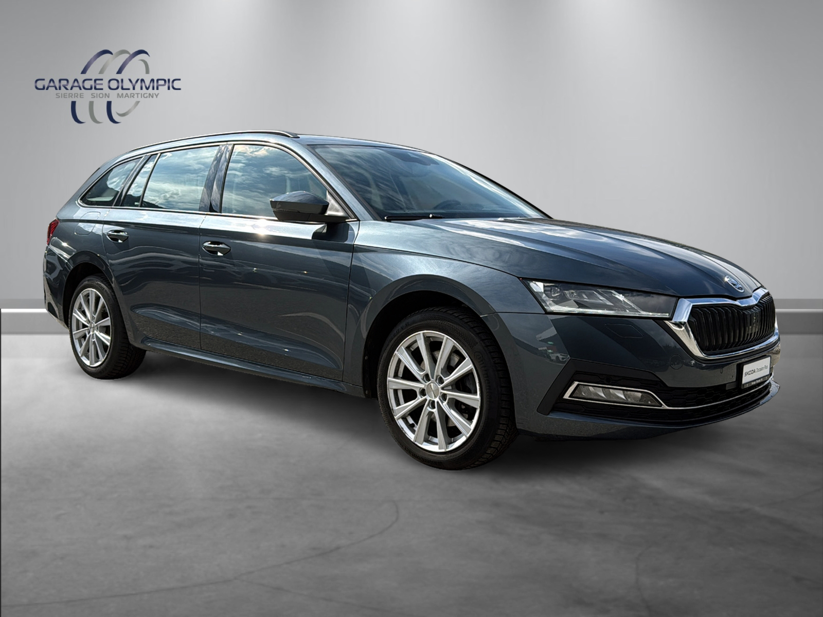 SKODA Octavia Combi 2.0 TDI DSG Style 4x4-image-9