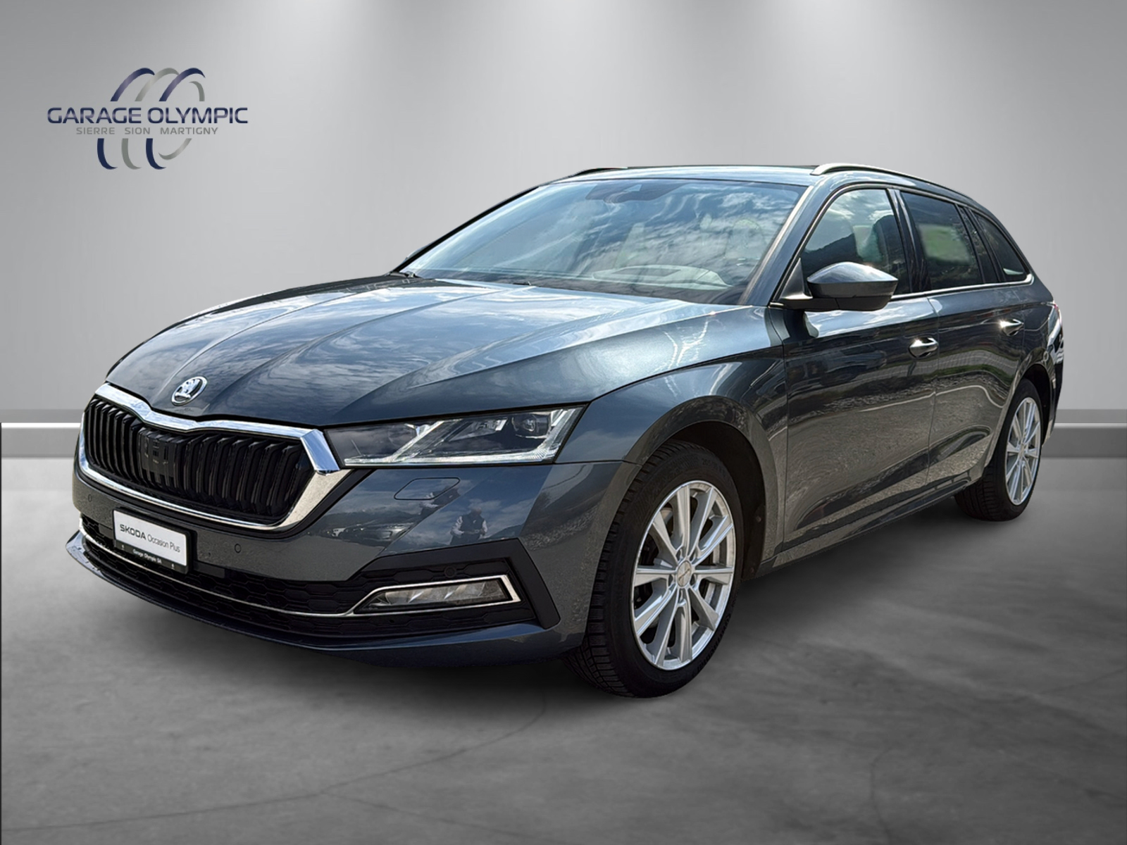 SKODA Octavia Combi 2.0 TDI DSG Style 4x4-image-0