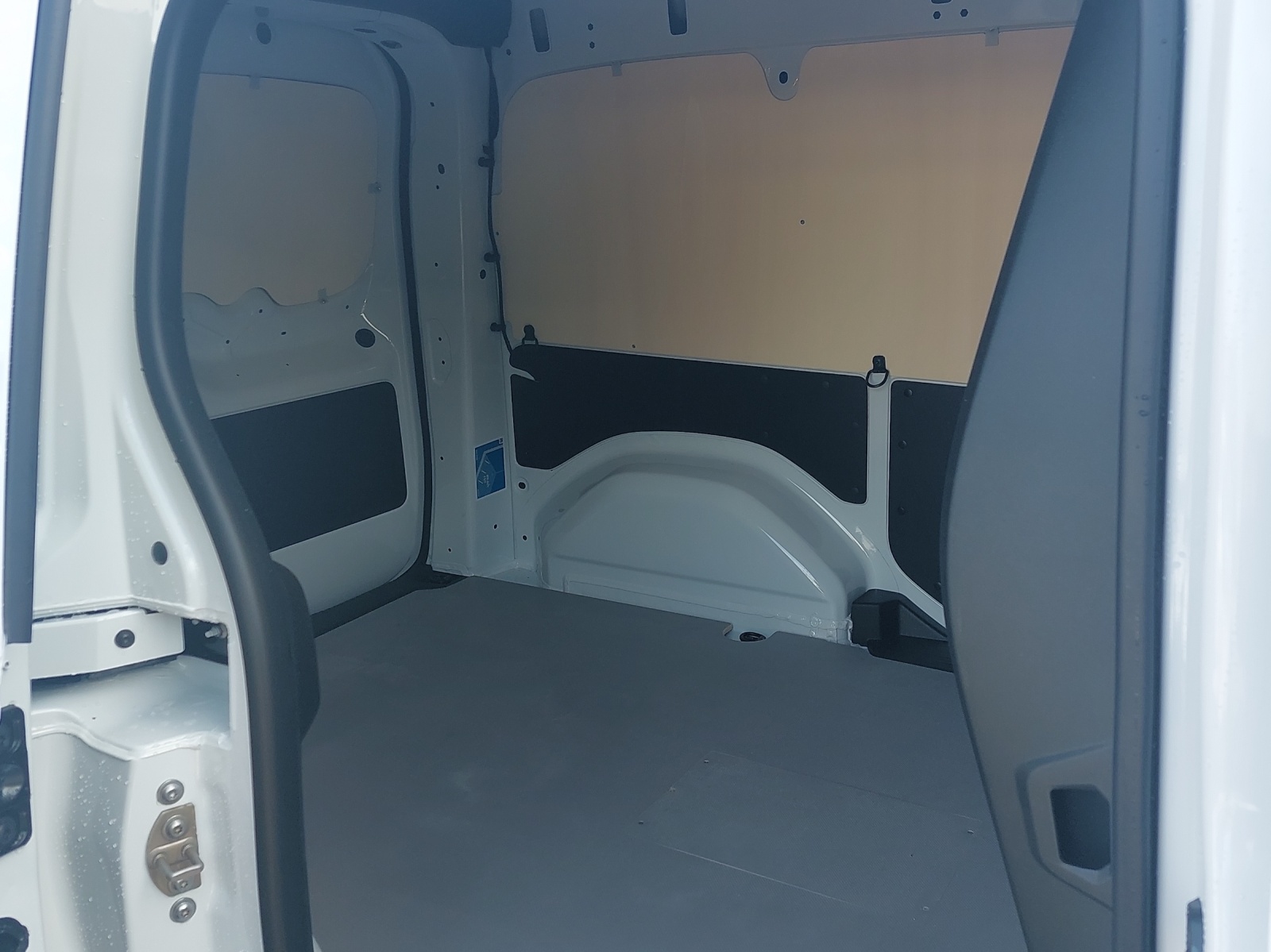 MERCEDES-BENZ eCitan 45kWh Pro-image-7