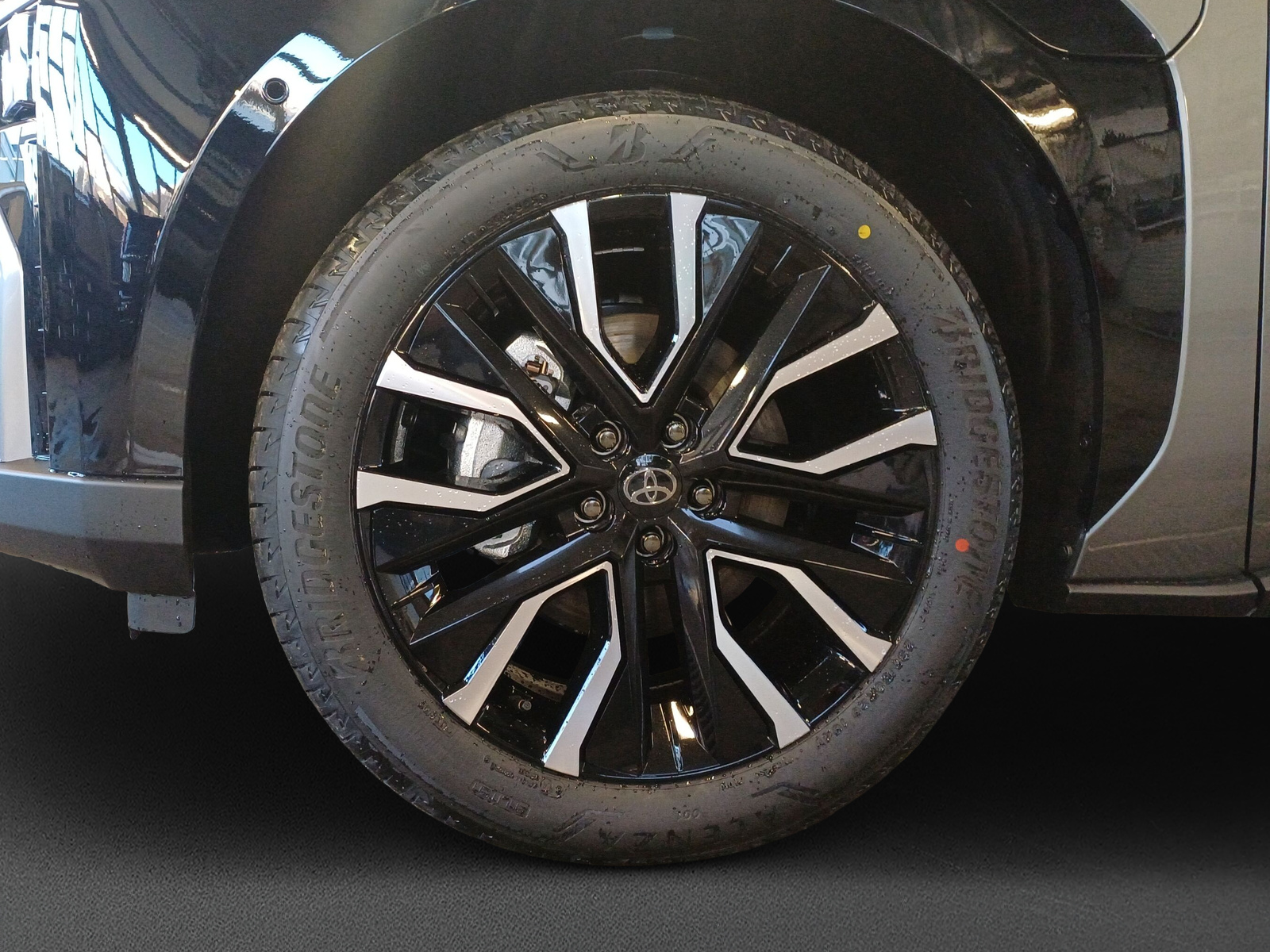 TOYOTA bZ4X Premium AWD-image-4