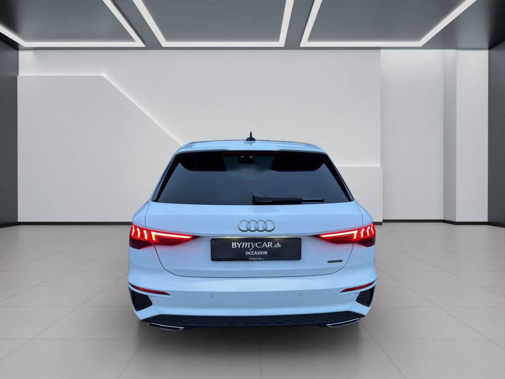 AUDI A3 Sportback 40 TFSI S line quattro S-tronic-image-3