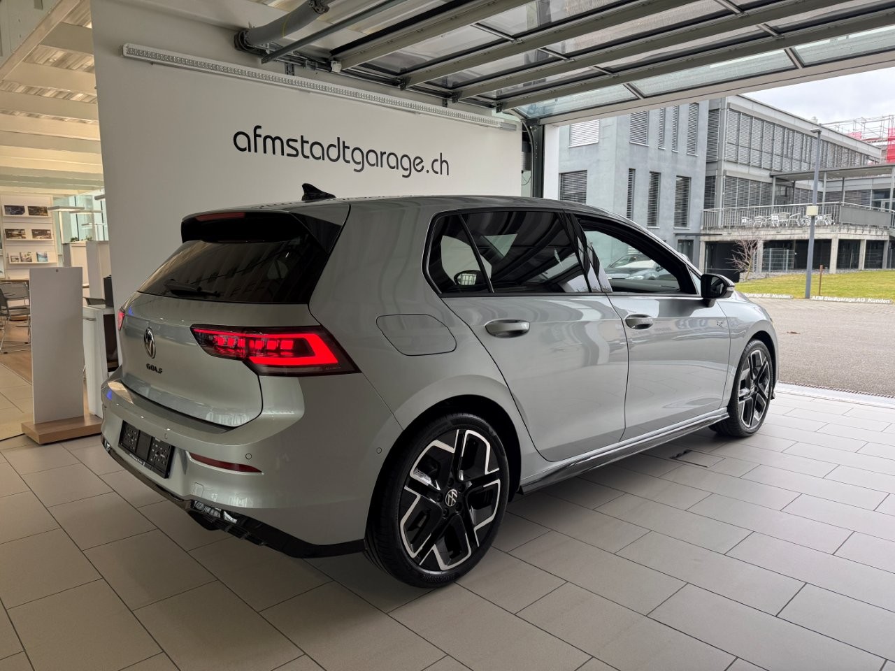 VW Golf 1.5 e TSI mHEV R-Line DSG-image-1