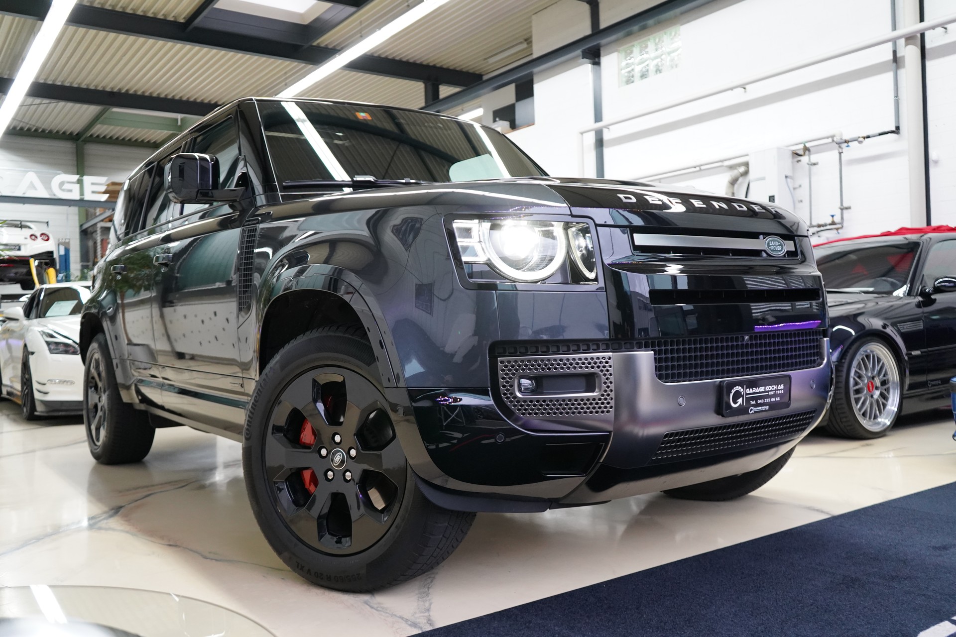 LAND ROVER Defender 110 3.0 D I6 300 X-Dynamic HSE AWD AT8-image-10