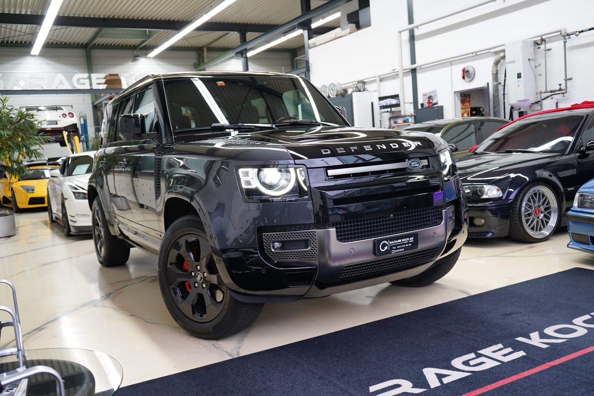 LAND ROVER Defender 110 3.0 D I6 300 X-Dynamic HSE AWD AT8-image-9