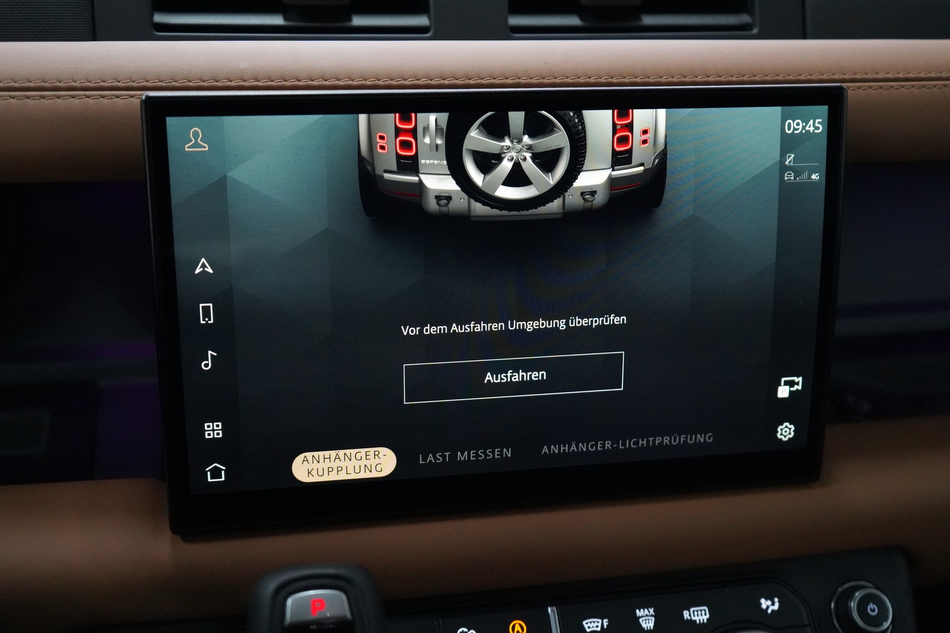 LAND ROVER Defender 110 3.0 D I6 300 X-Dynamic HSE AWD AT8-image-20
