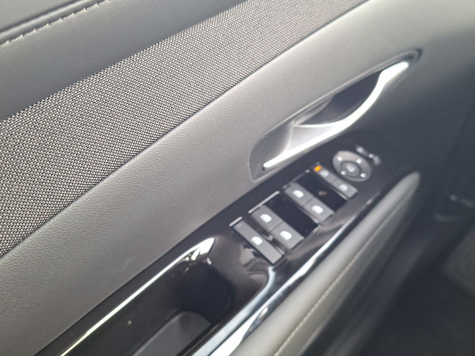HYUNDAI Tucson 1.6 T-GDi HEV Vertex Swiss Edition 4WD-image-12