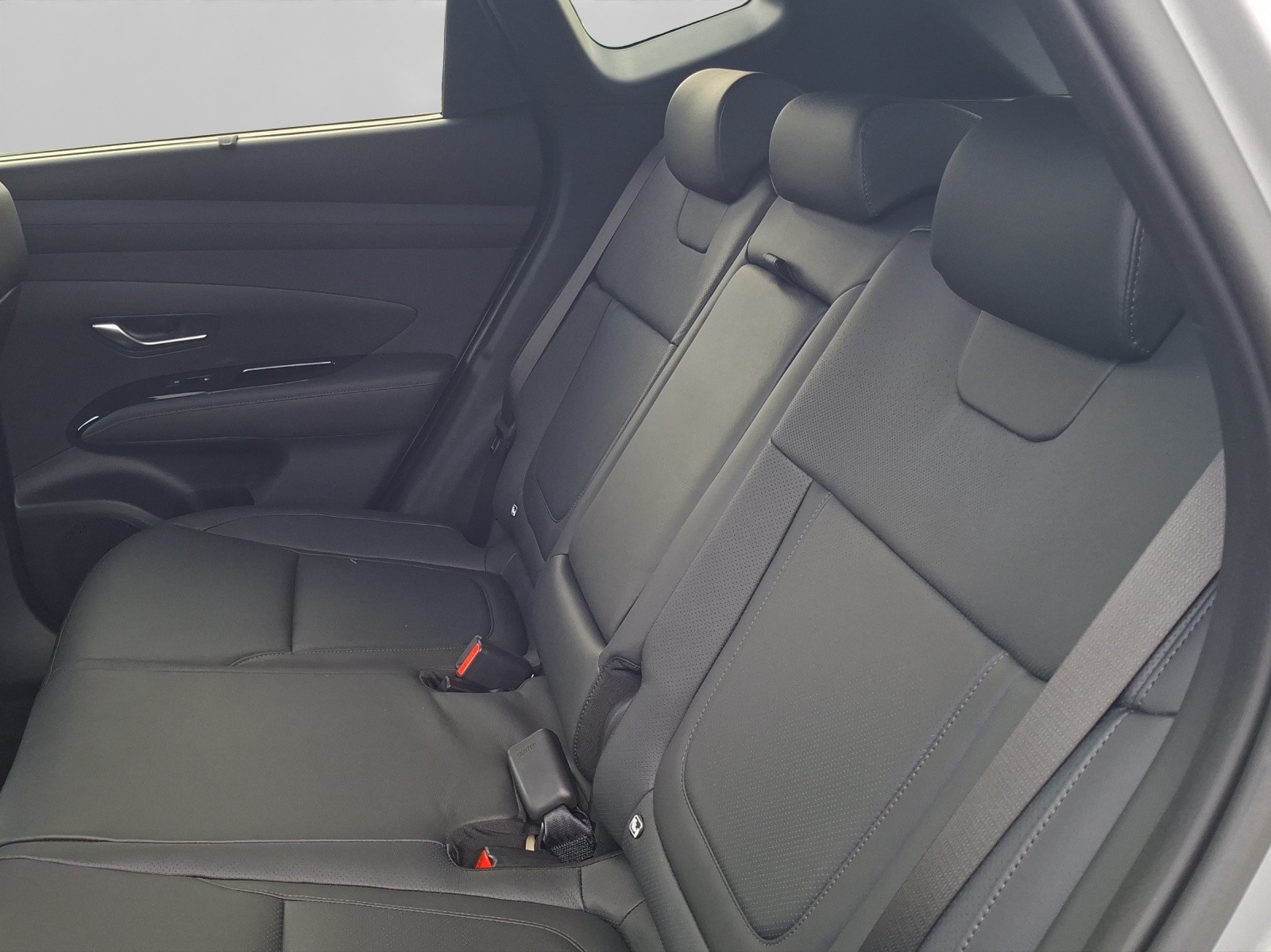 HYUNDAI Tucson 1.6 T-GDi HEV Vertex Swiss Edition 4WD-image-13
