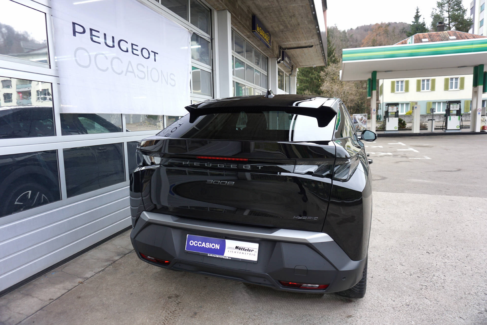 PEUGEOT 3008 1.2 Hybrid GT-showroom-element-2