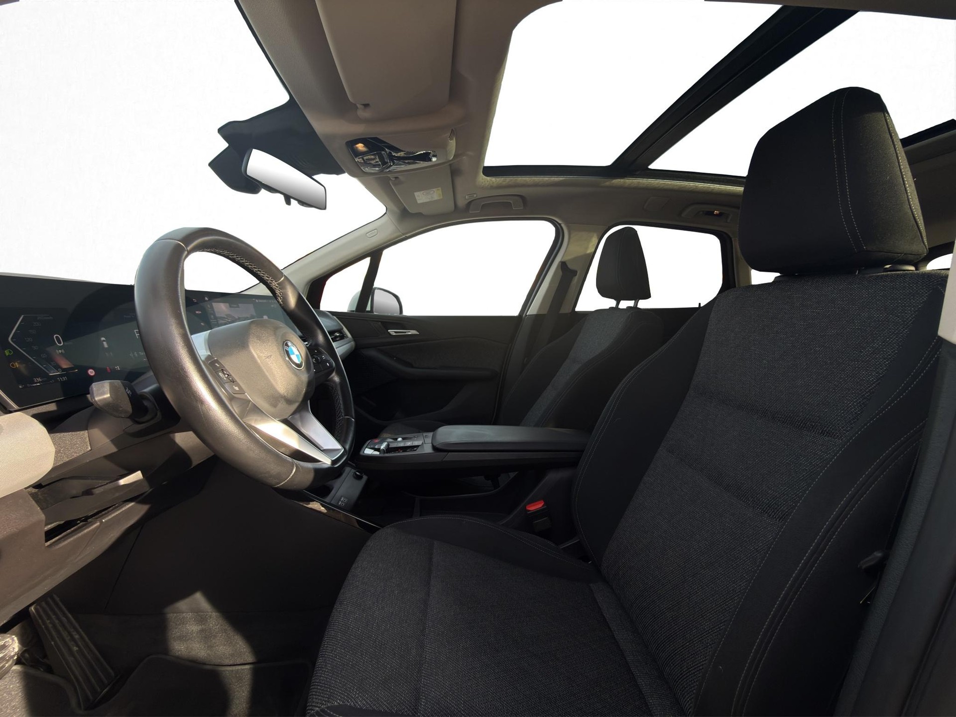 BMW 218i Active Tourer-image-11