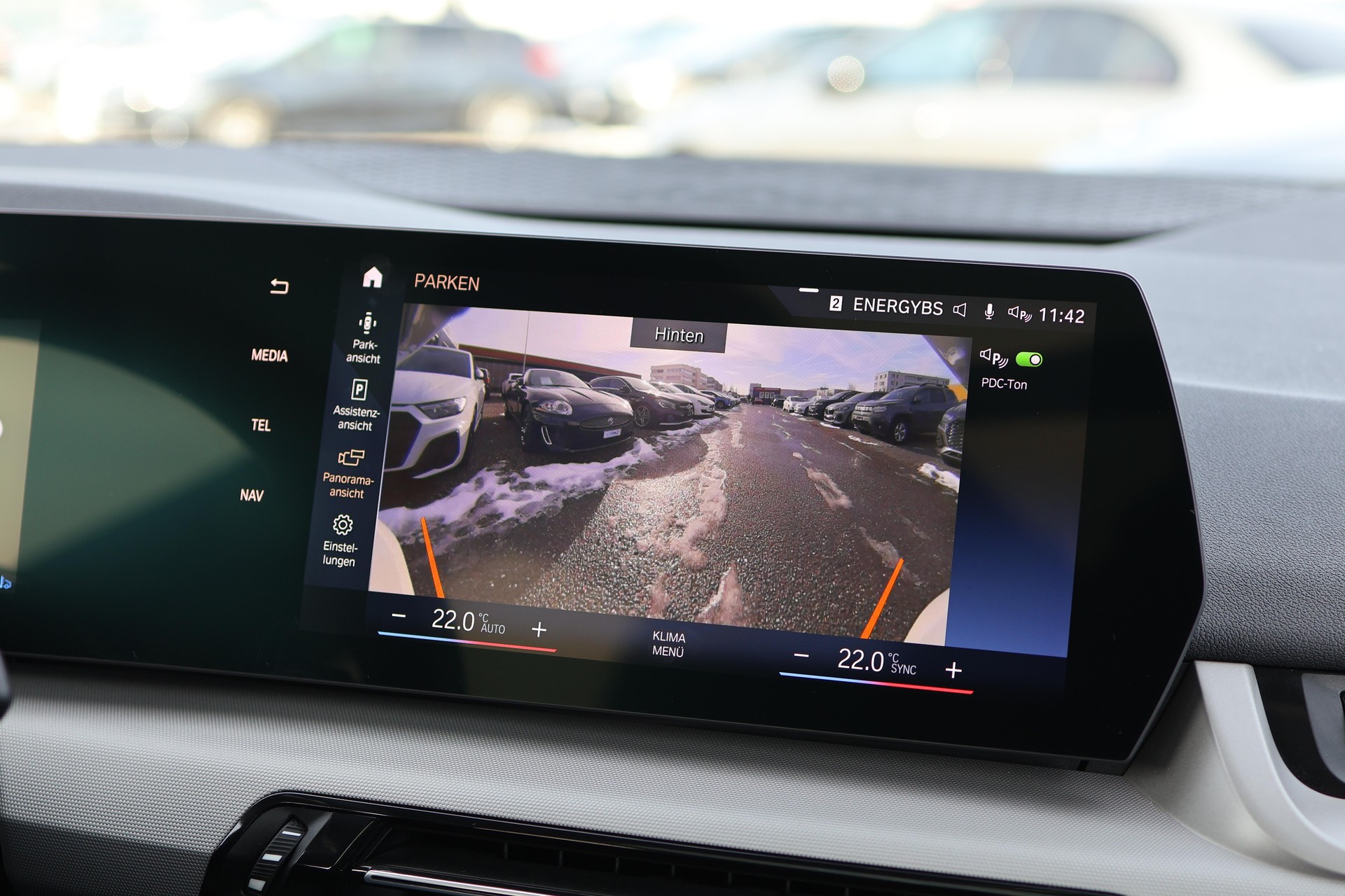 BMW 218i Active Tourer-image-22