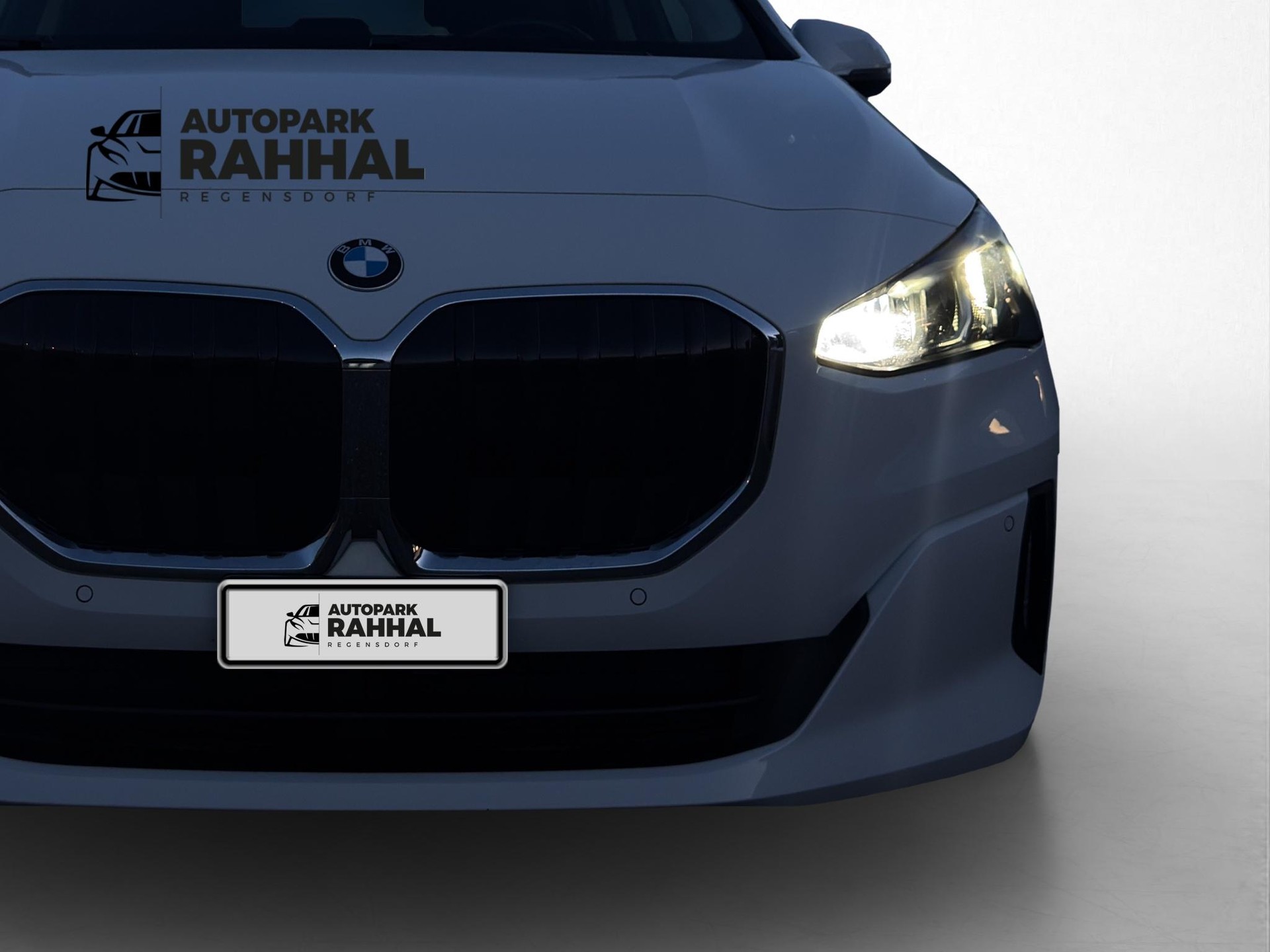 BMW 218i Active Tourer-image-10