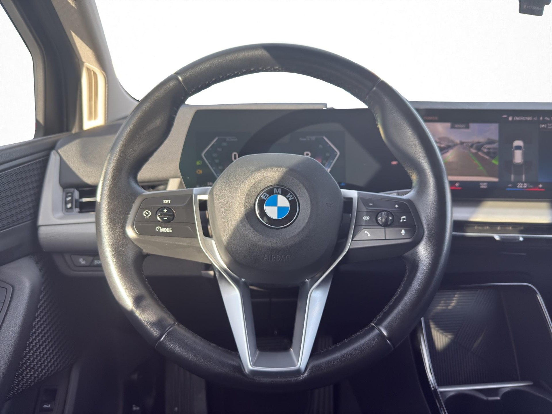 BMW 218i Active Tourer-image-17