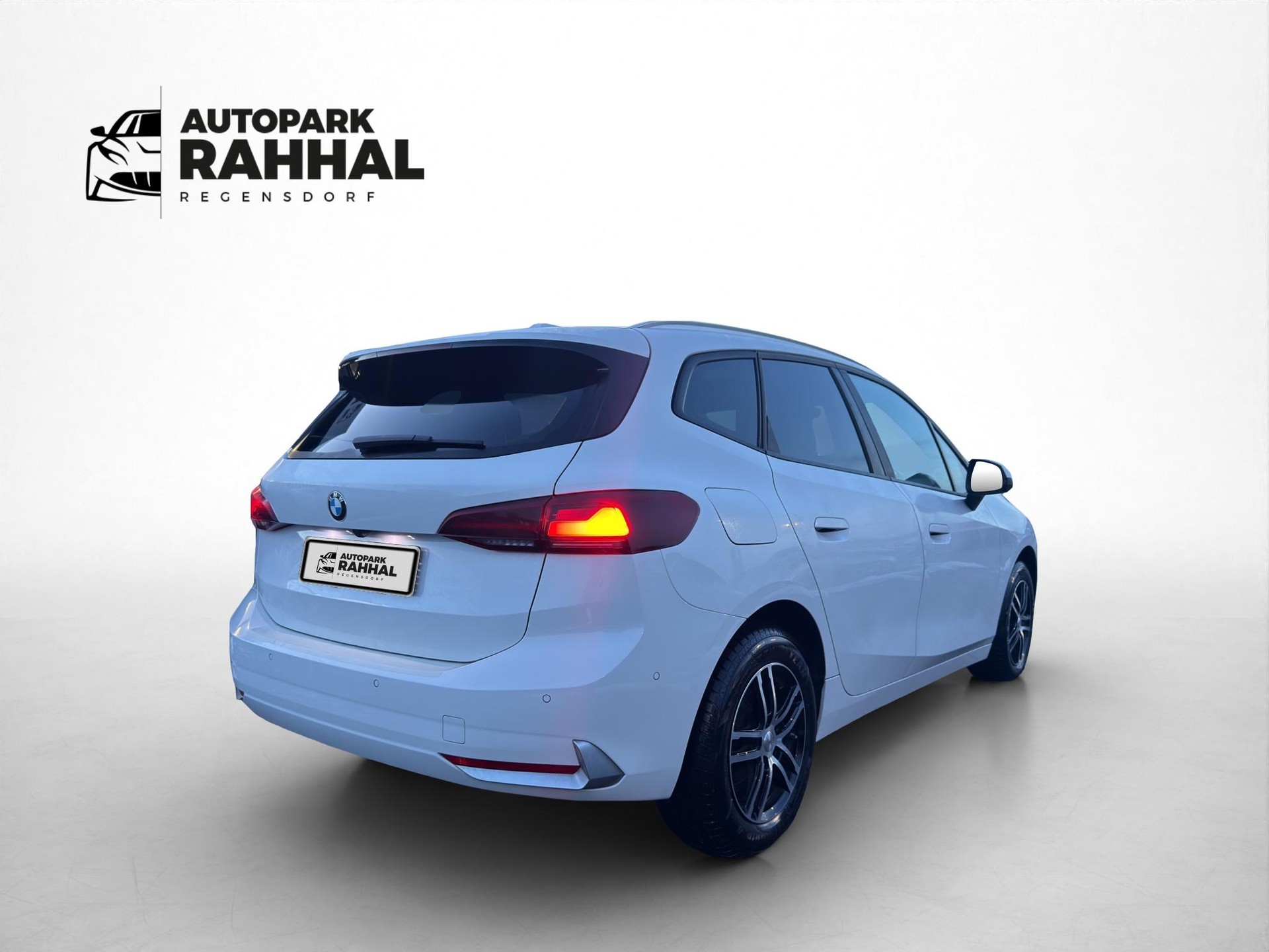 BMW 218i Active Tourer-image-4