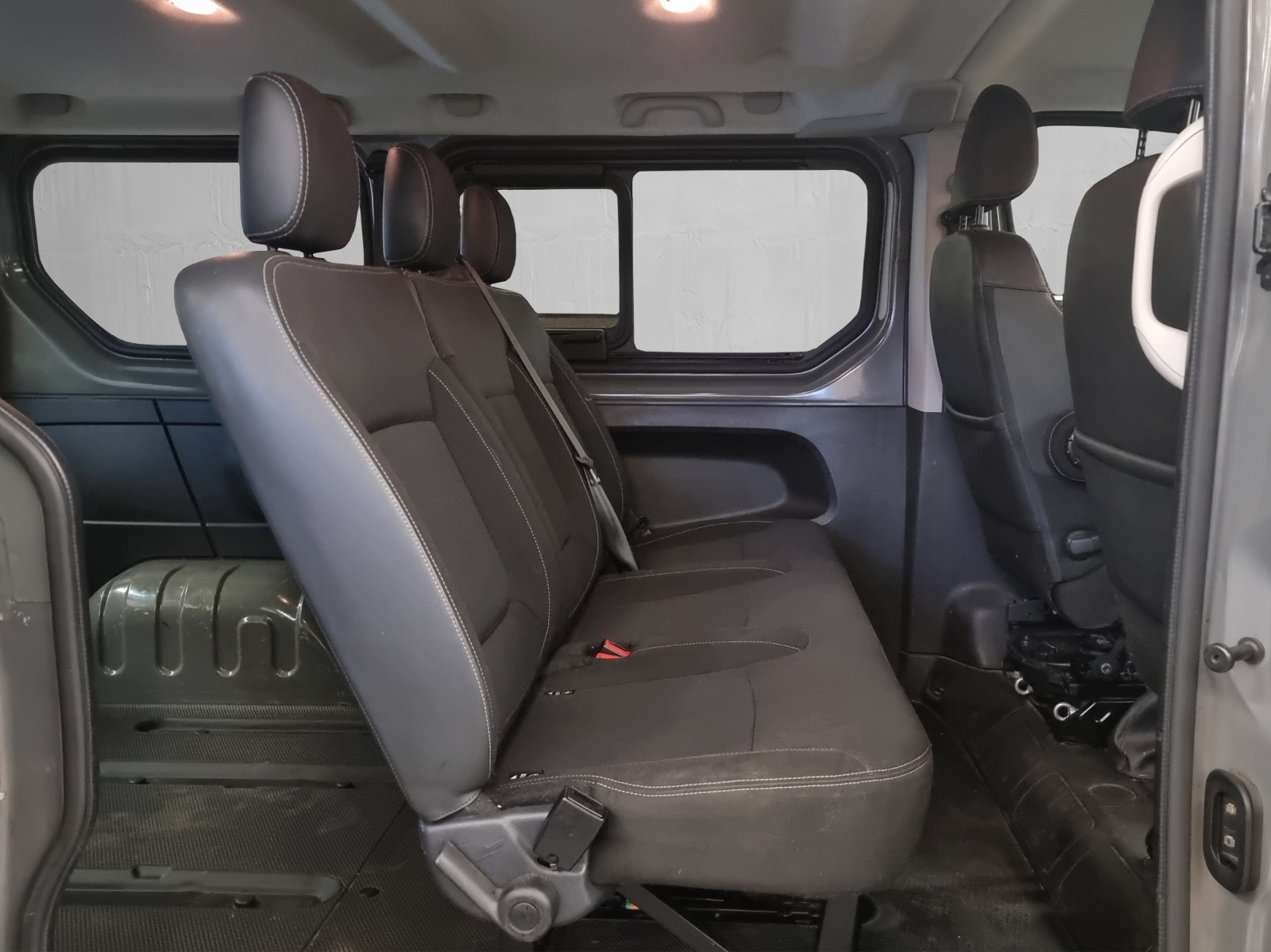 RENAULT Trafic Passenger 1.6 dCi Zen, mit Standheizung-image-6