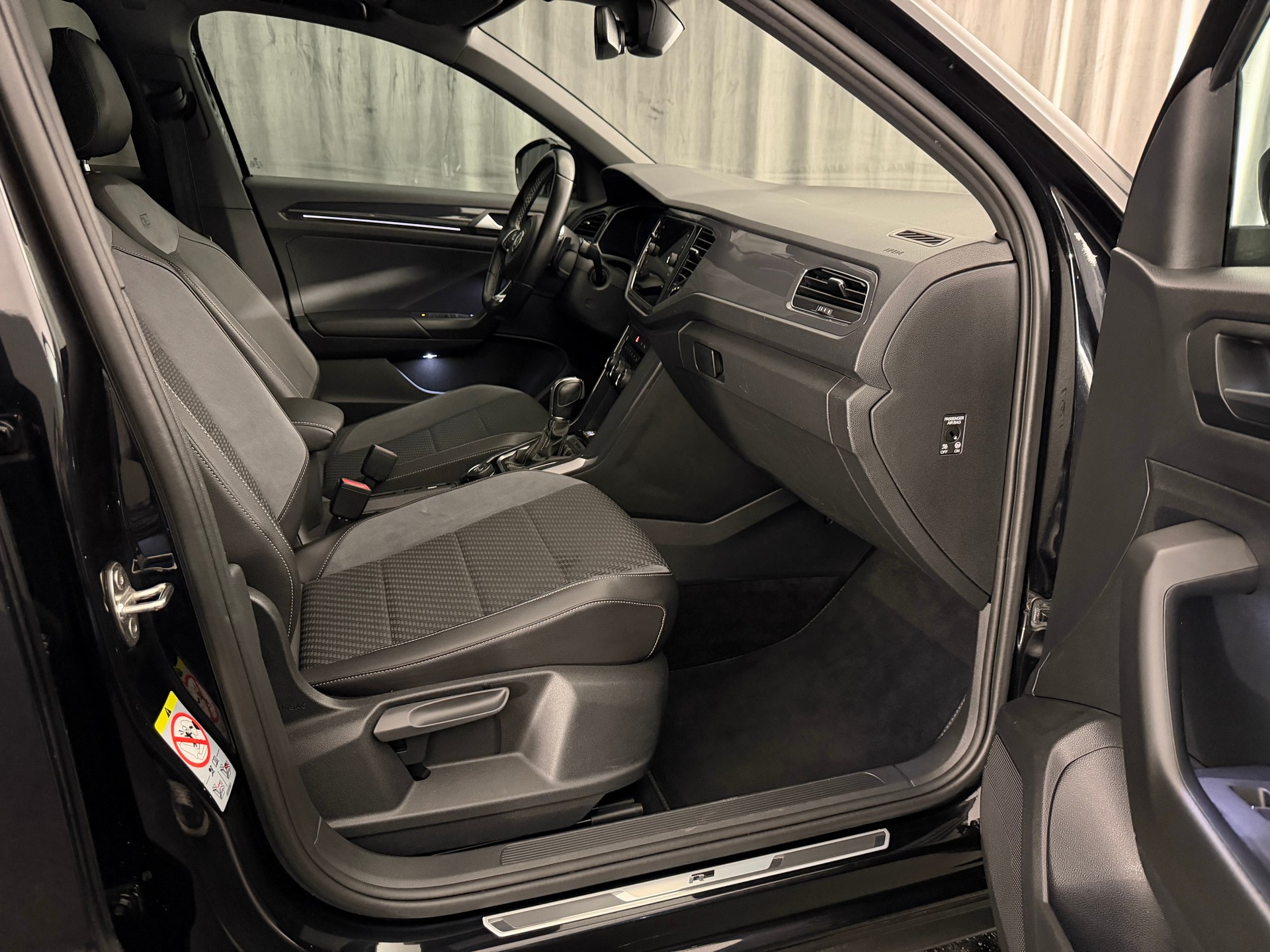 VW T-Roc 2.0 TSI Sport DSG 4Motion-image-5