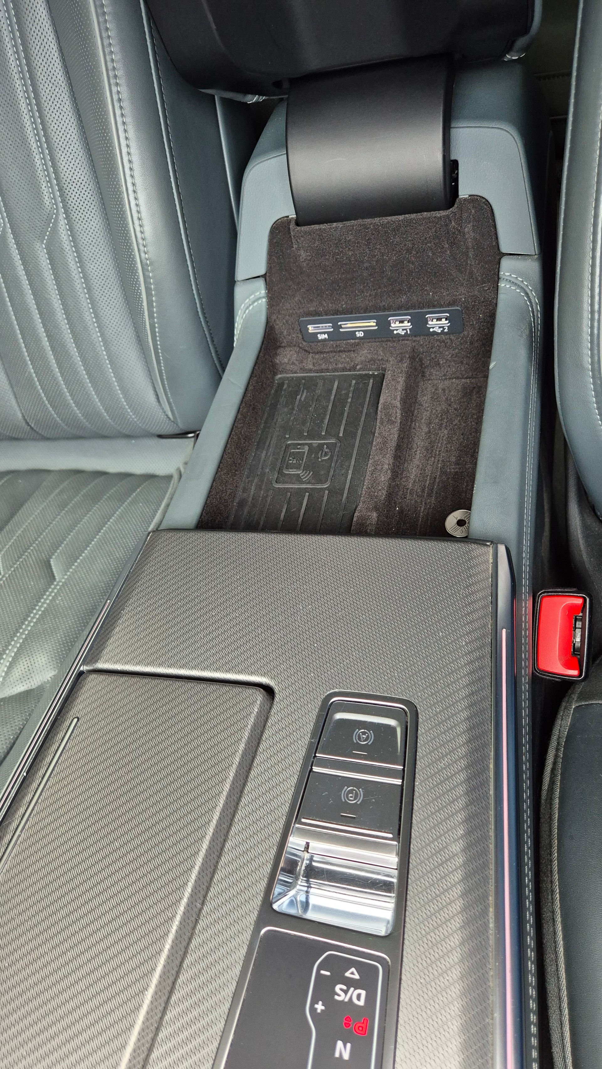 AUDI A7 Sportback 55 TFSI quattro S-tronic-image-17