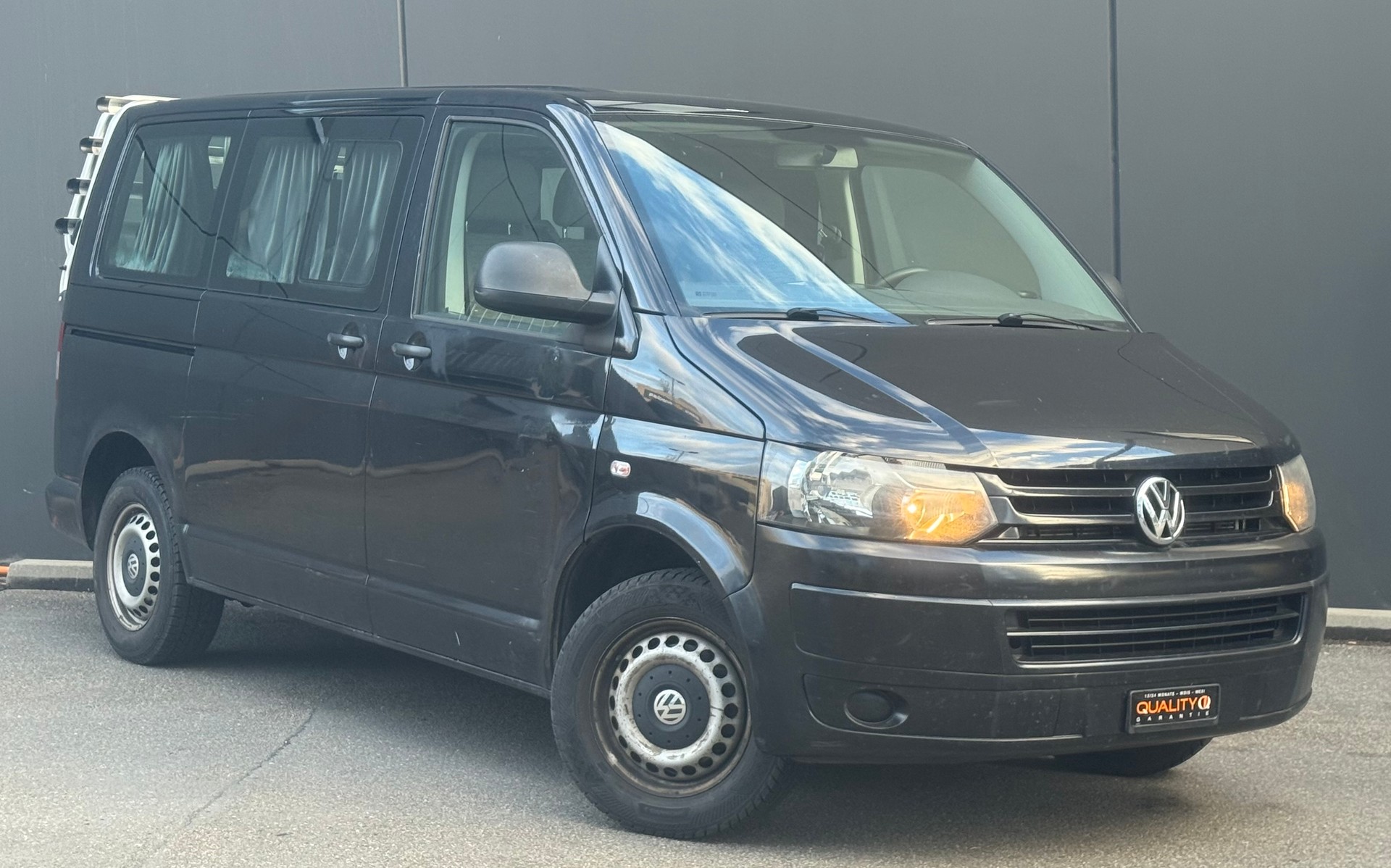 VW T5 2.0 TDI Champion-image-0