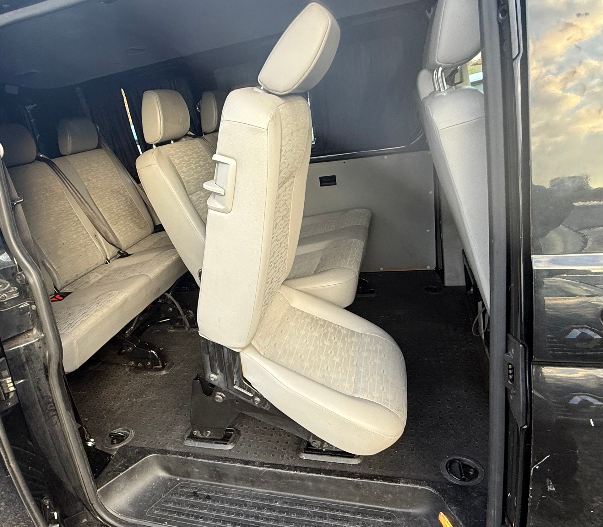 VW T5 2.0 TDI Champion-image-3