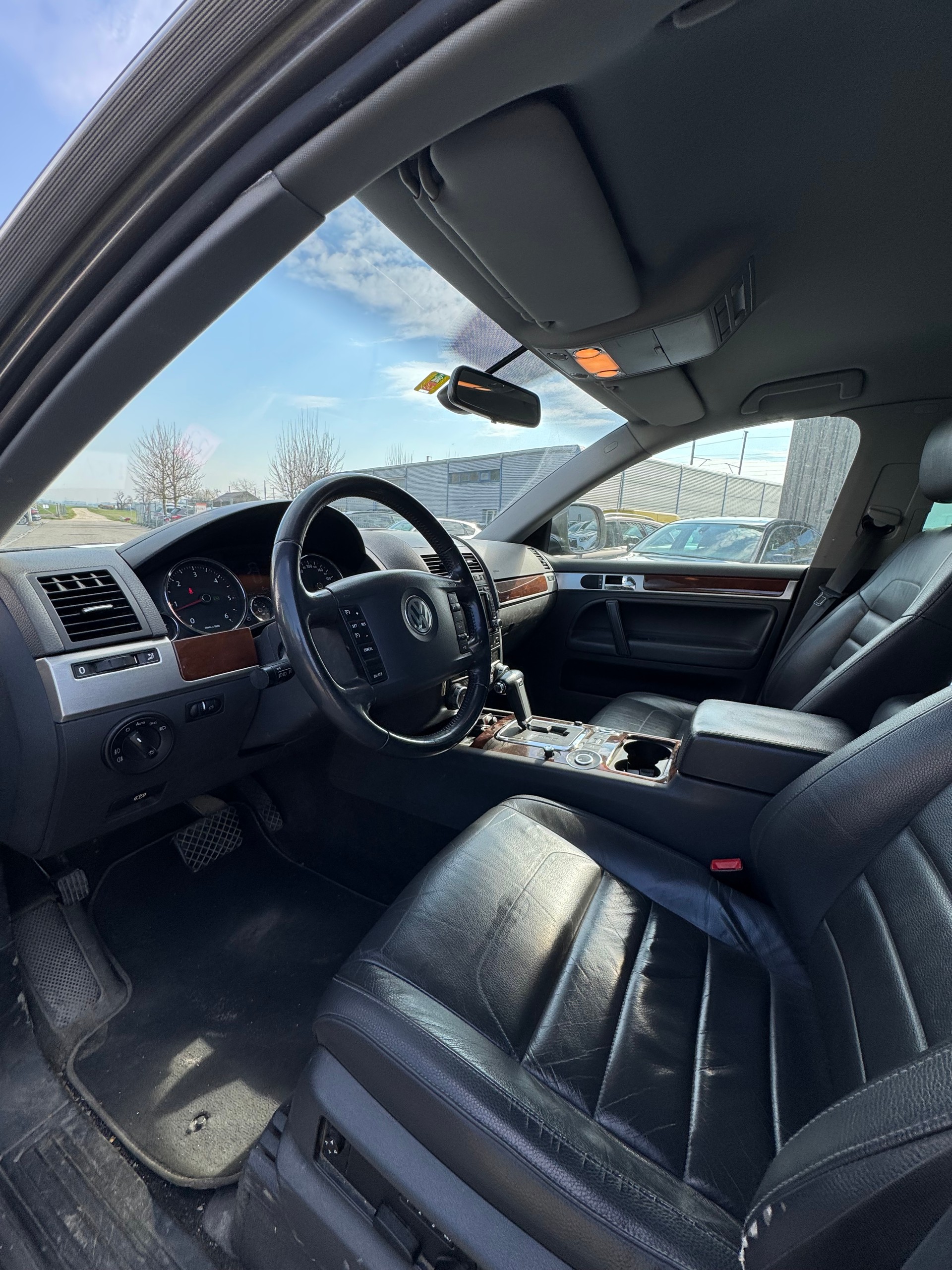 VW Touareg 3.0 TDI Tiptronic-image-8