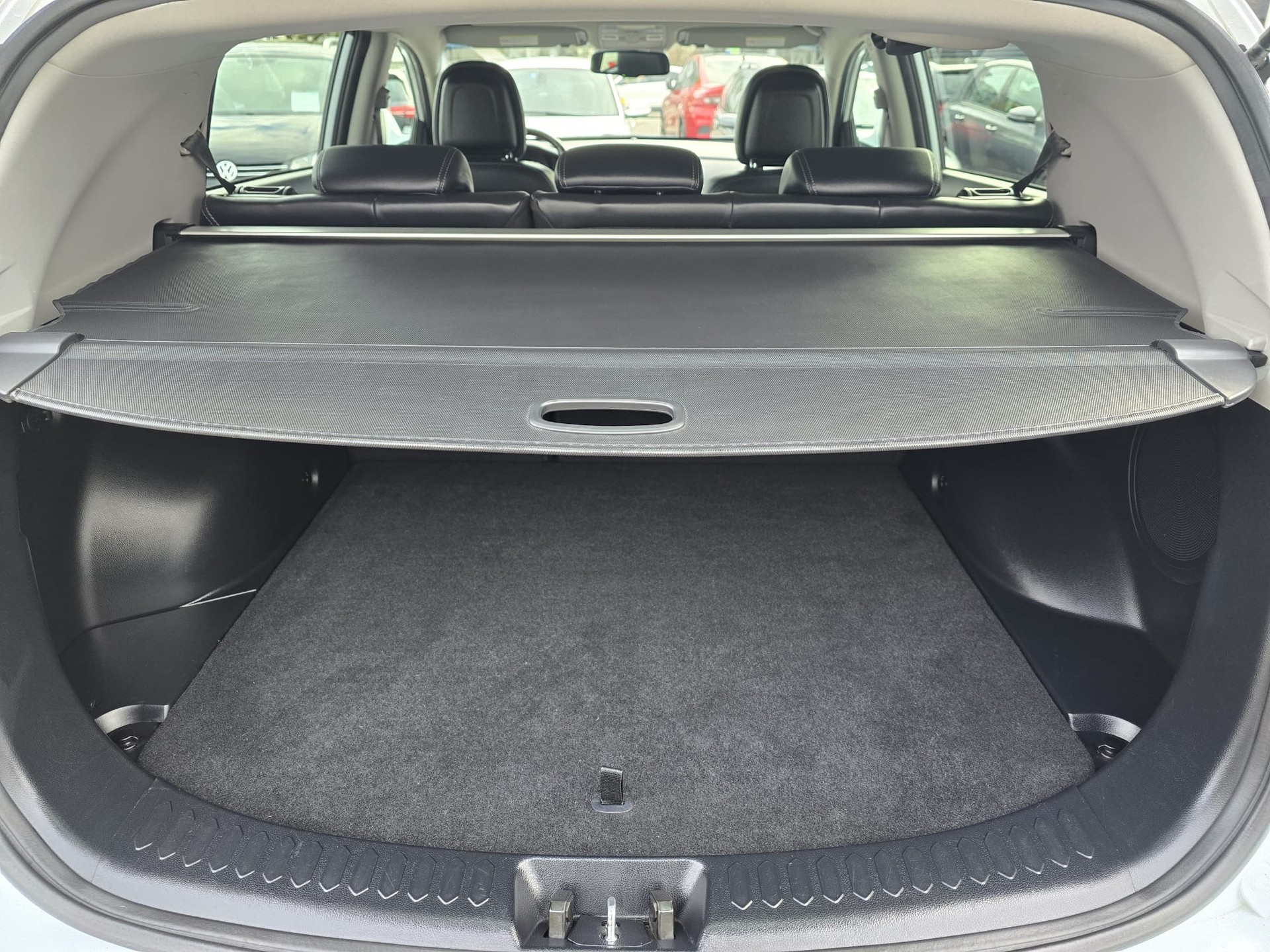 KIA Sportage 2.0 CRDi Trend 4WD Automatic-image-15