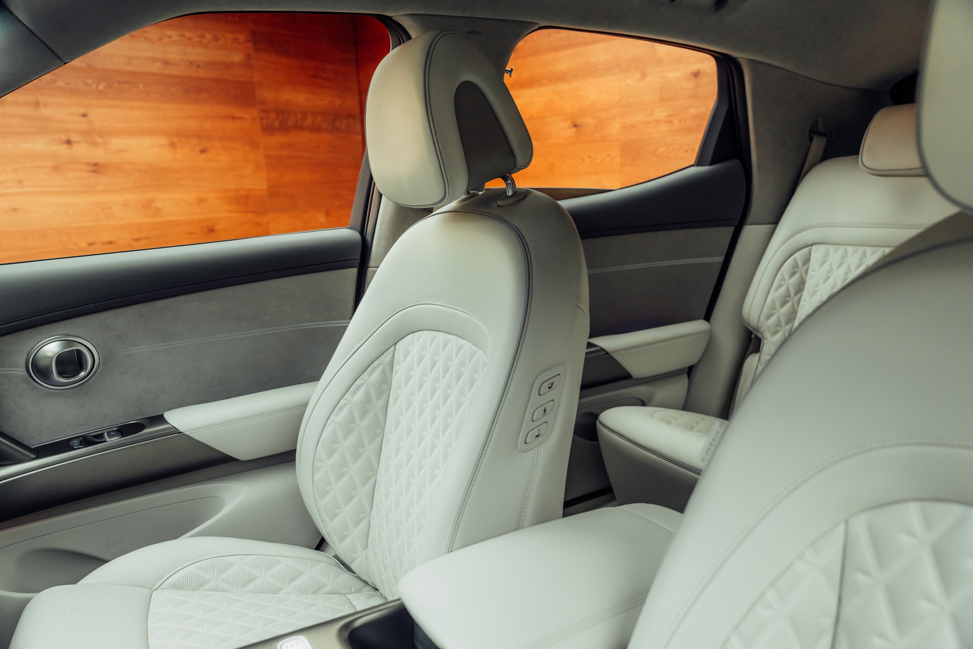 GENESIS GV60 77.4 kWh Sport Plus AWD-image-5