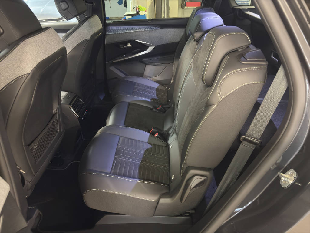 PEUGEOT 5008 1.6 PHEV GT-image-7