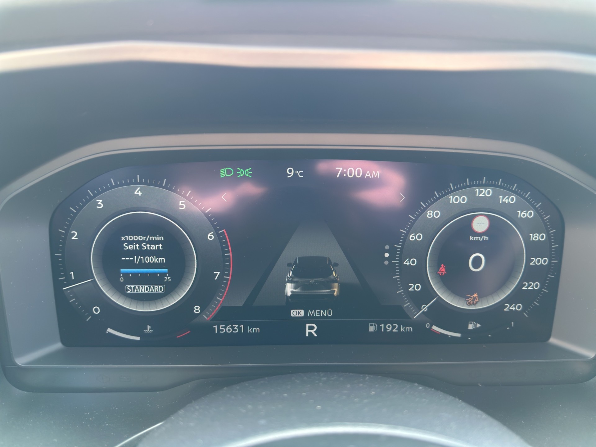 NISSAN Qashqai 1.3 DIG-T MHEV Tekna+ Xtronic-image-11