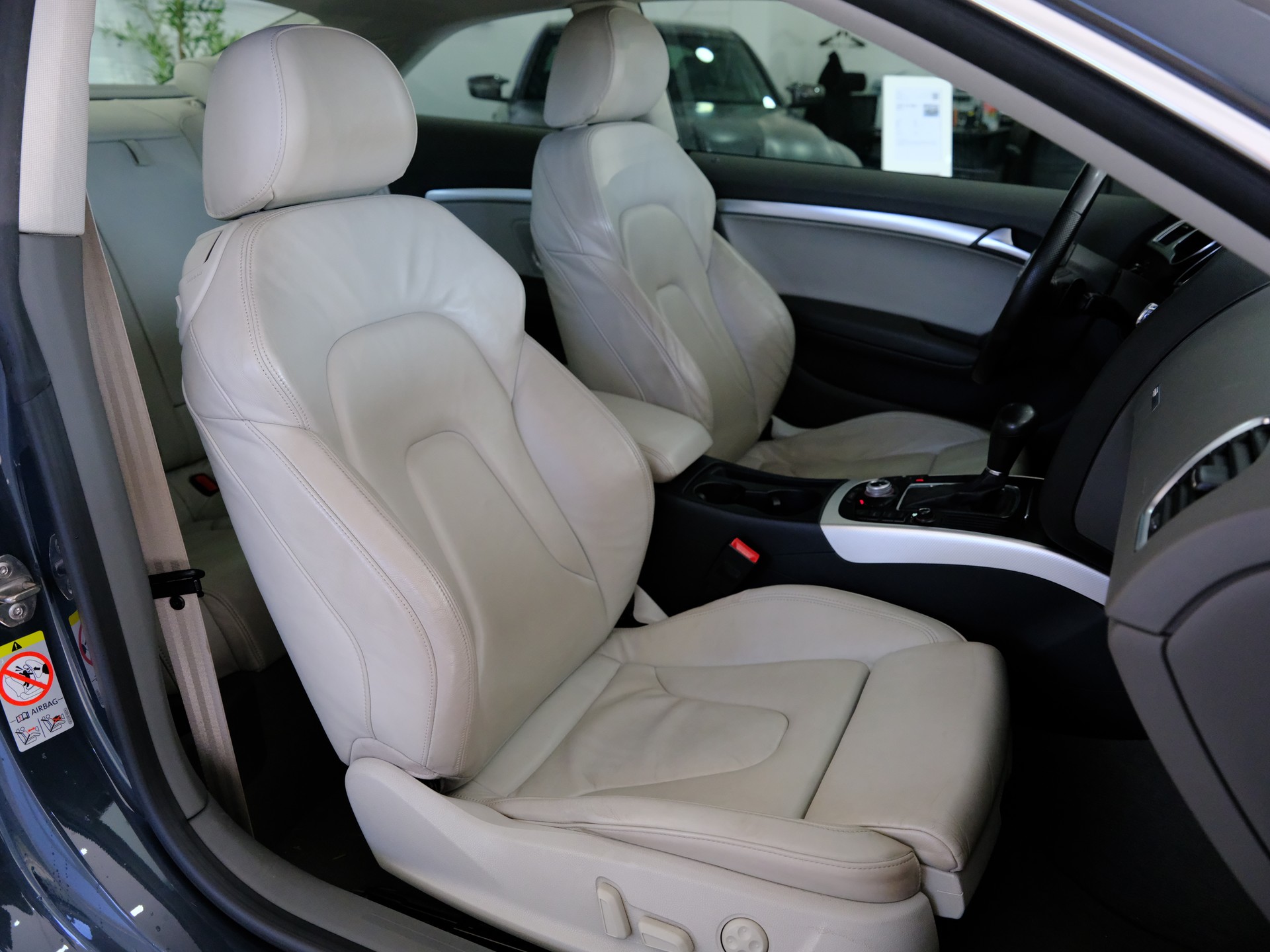 AUDI A5 Coupé 3.2 FSI multitronic-image-13
