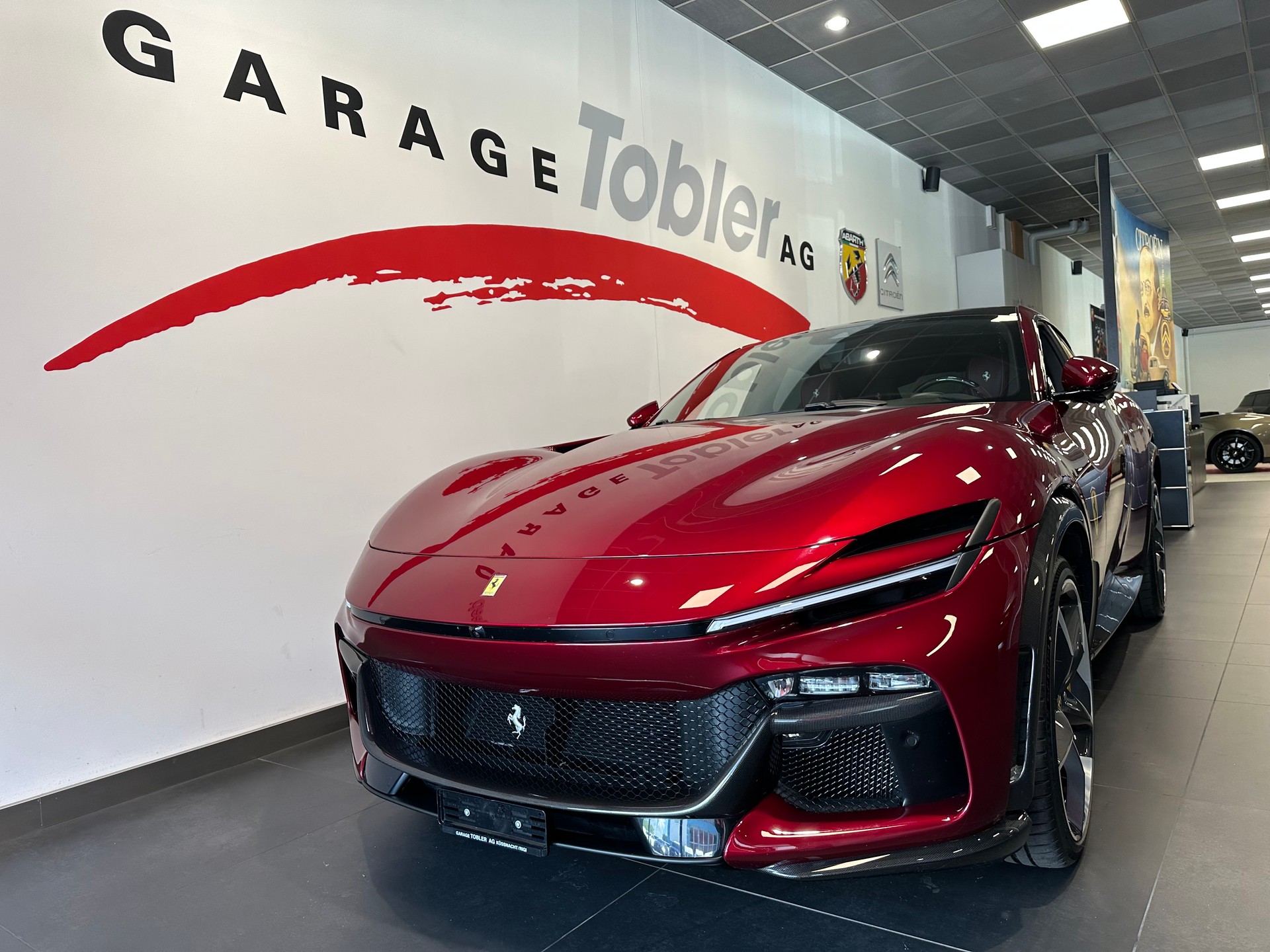 FERRARI Purosangue 6.5 V12 ATELIER-showroom-element-2