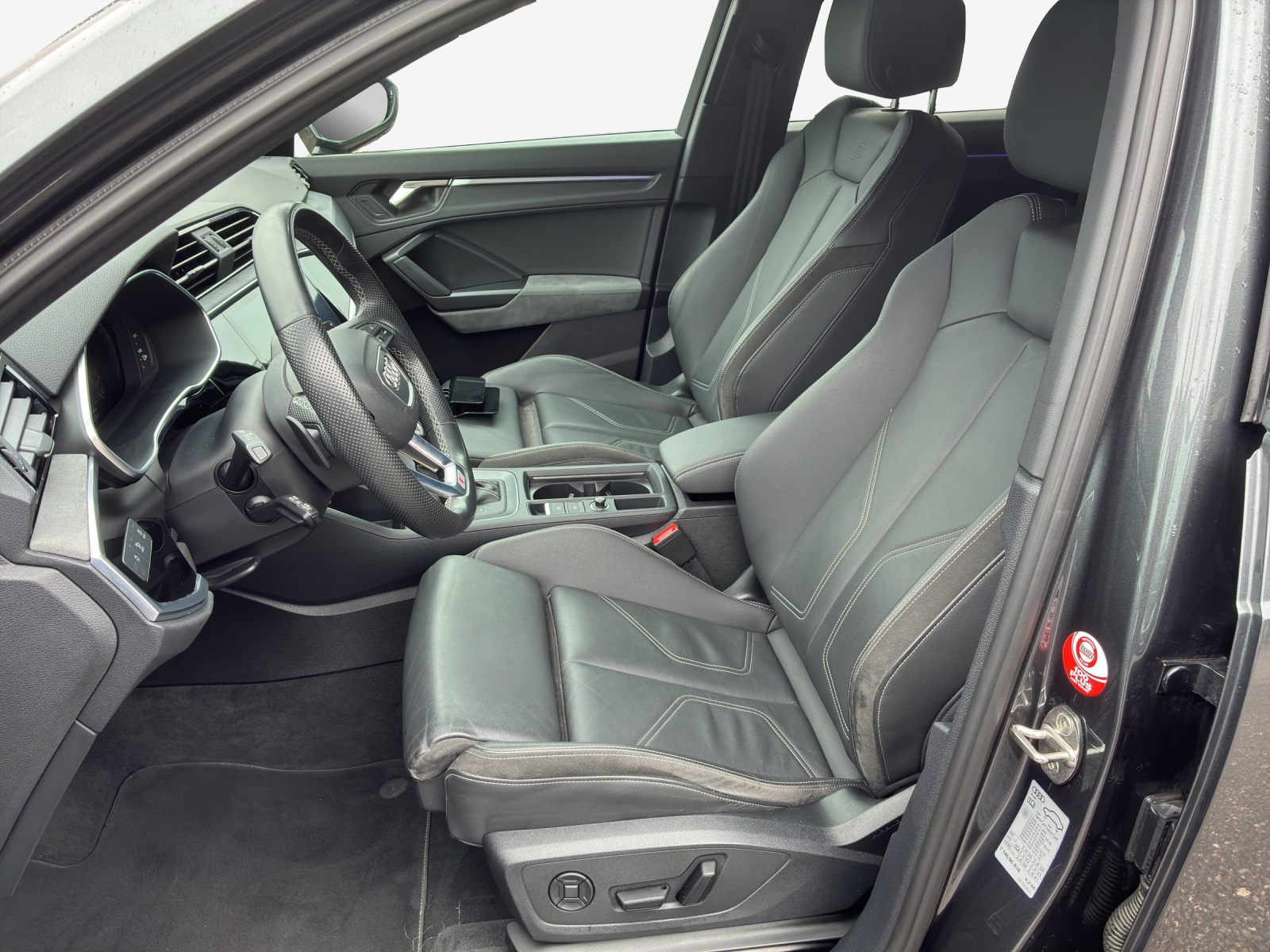AUDI Q3 35 TFSI S line Attraction S-tronic-image-7