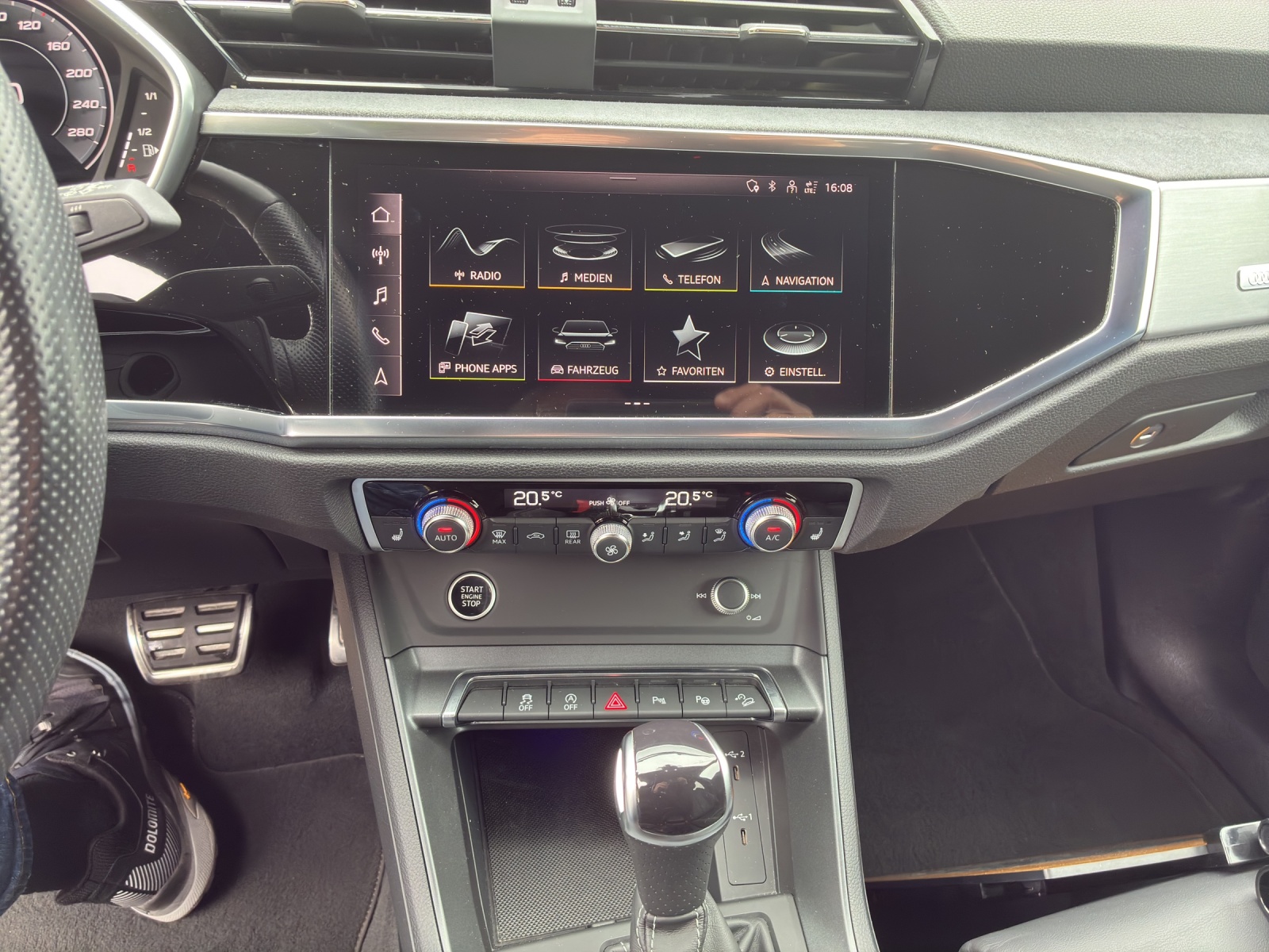 AUDI Q3 35 TFSI S line Attraction S-tronic-image-10