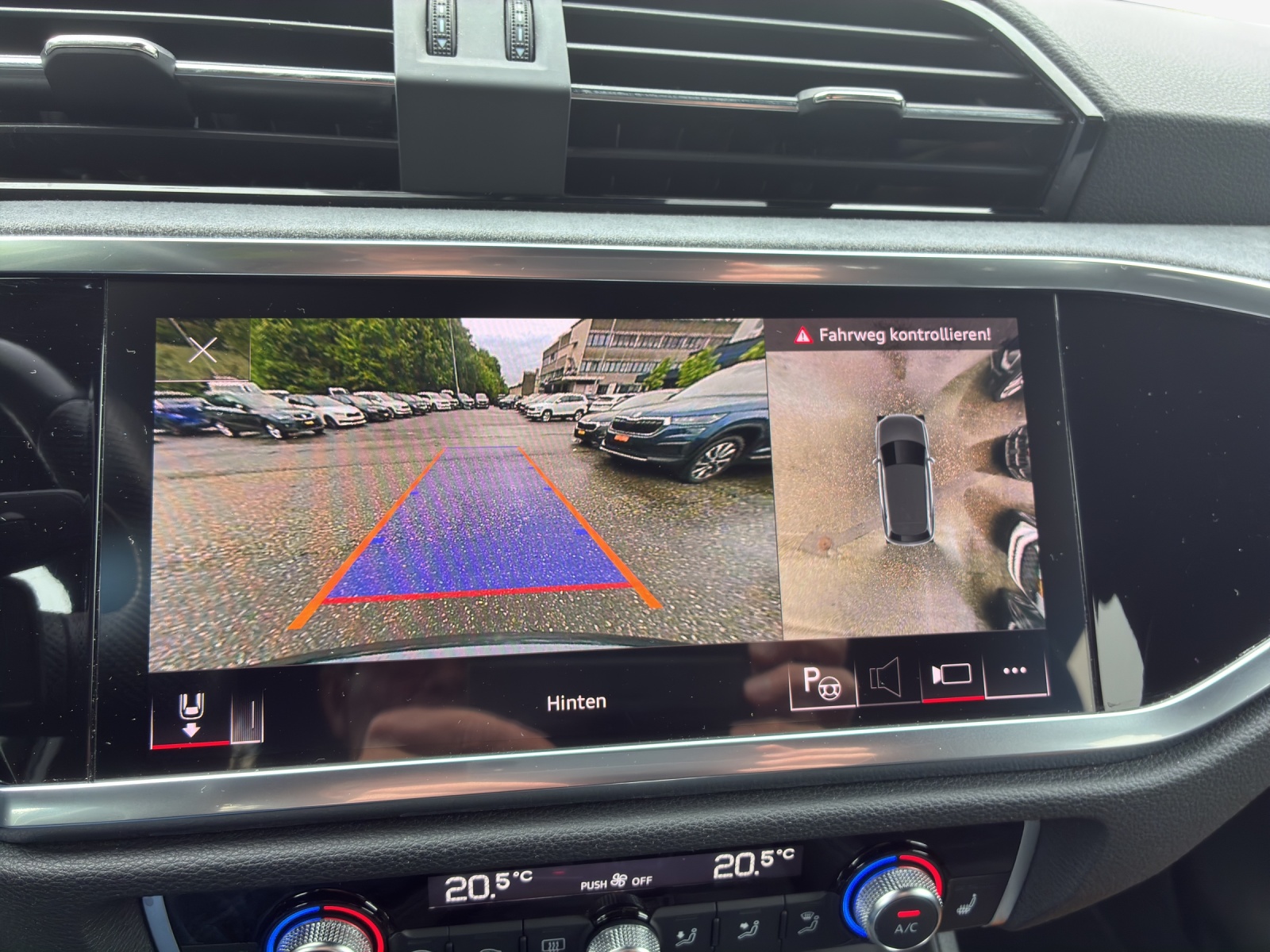 AUDI Q3 35 TFSI S line Attraction S-tronic-image-13