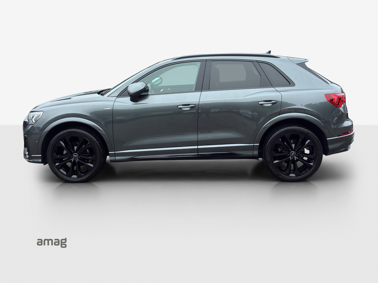 AUDI Q3 35 TFSI S line Attraction S-tronic-image-1