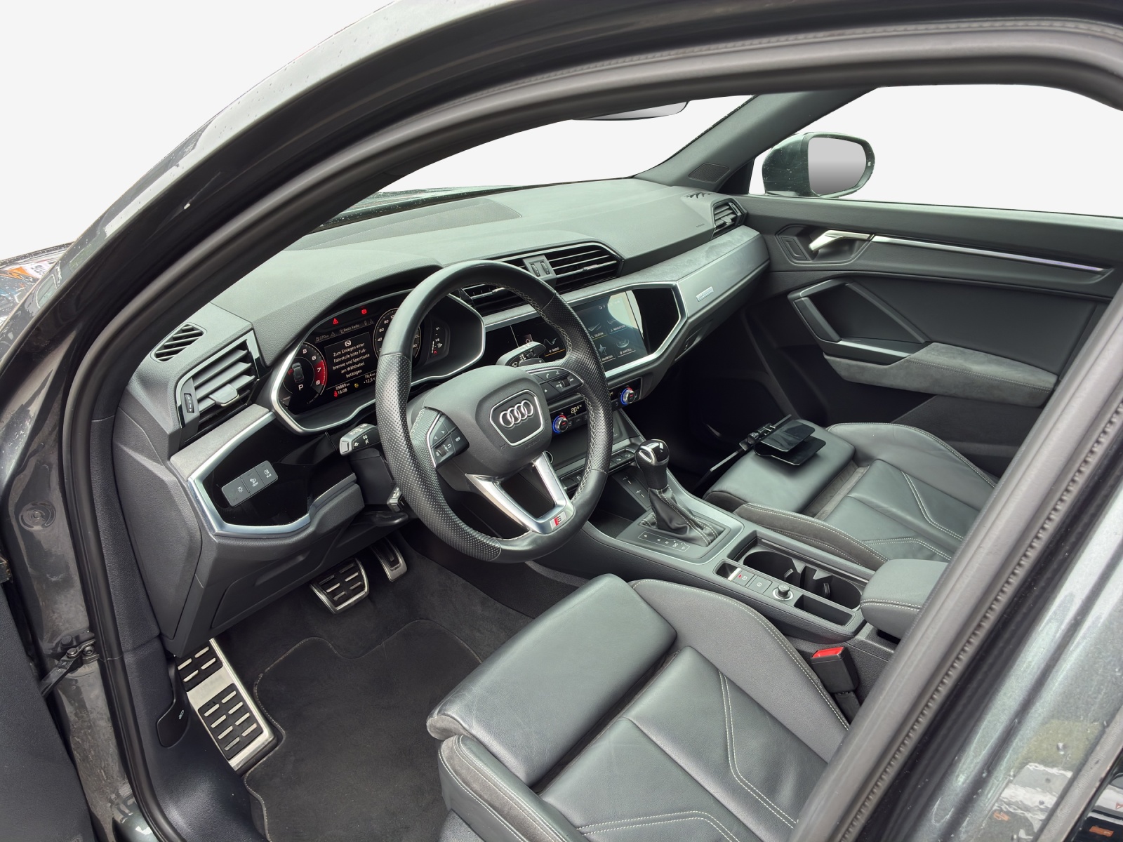 AUDI Q3 35 TFSI S line Attraction S-tronic-image-8
