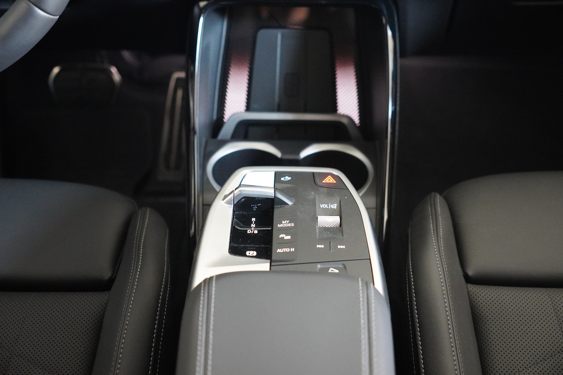 BMW iX2 xDrive 30 M Sport-image-20