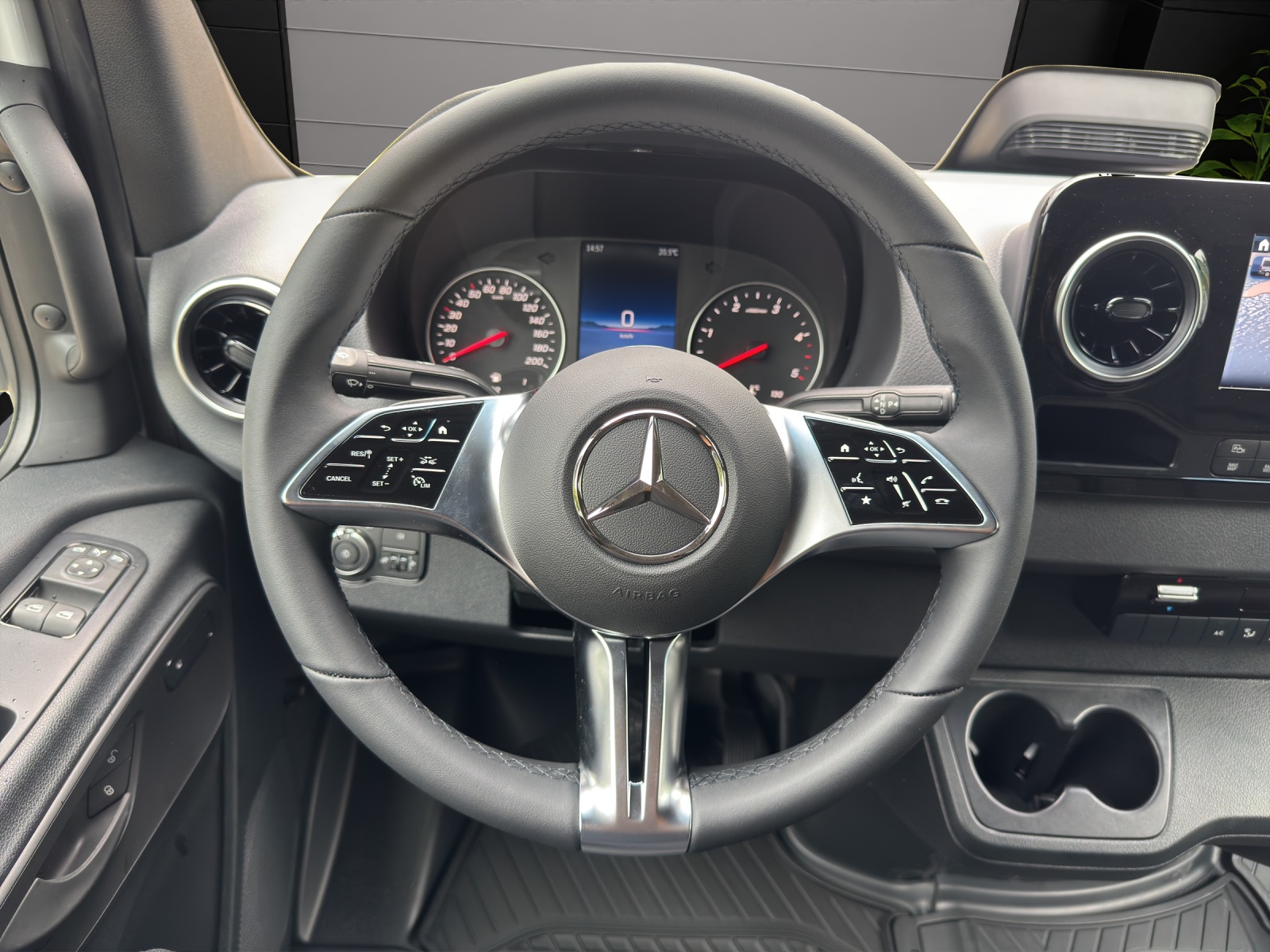 Image MERCEDES-BENZ SPRINTER Sprinter 317 CDI Standard 9G-TRONIC