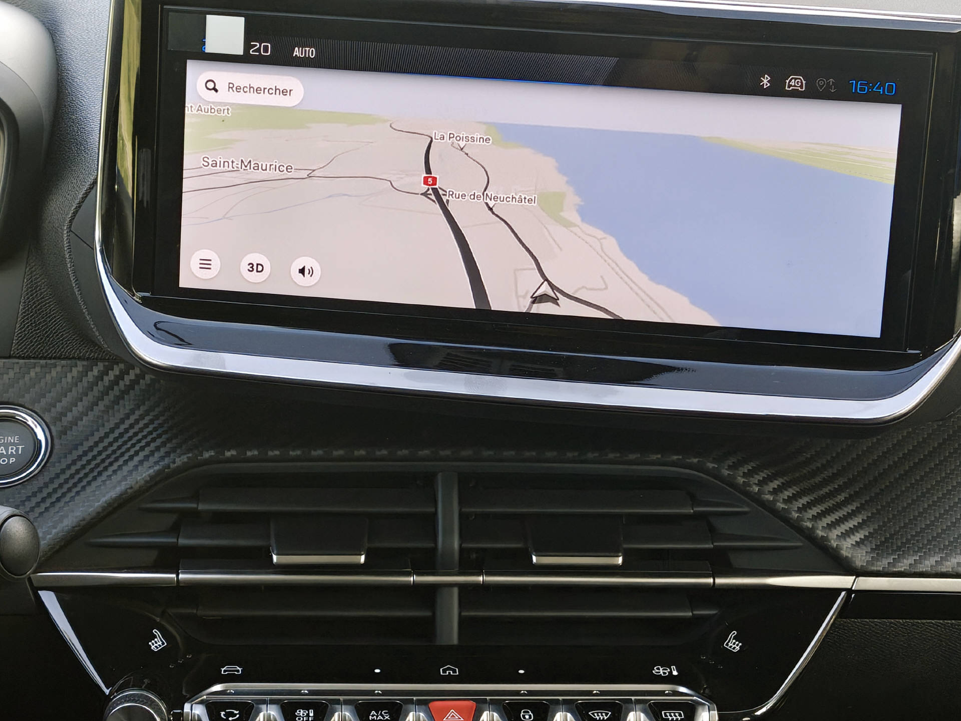 PEUGEOT 208 1.2 Hybrid Allure Premium-image-12