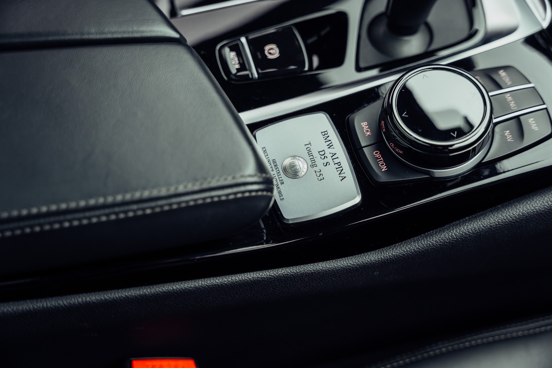BMW-ALPINA D5 S Touring xDrive Switch-Tronic-image-15