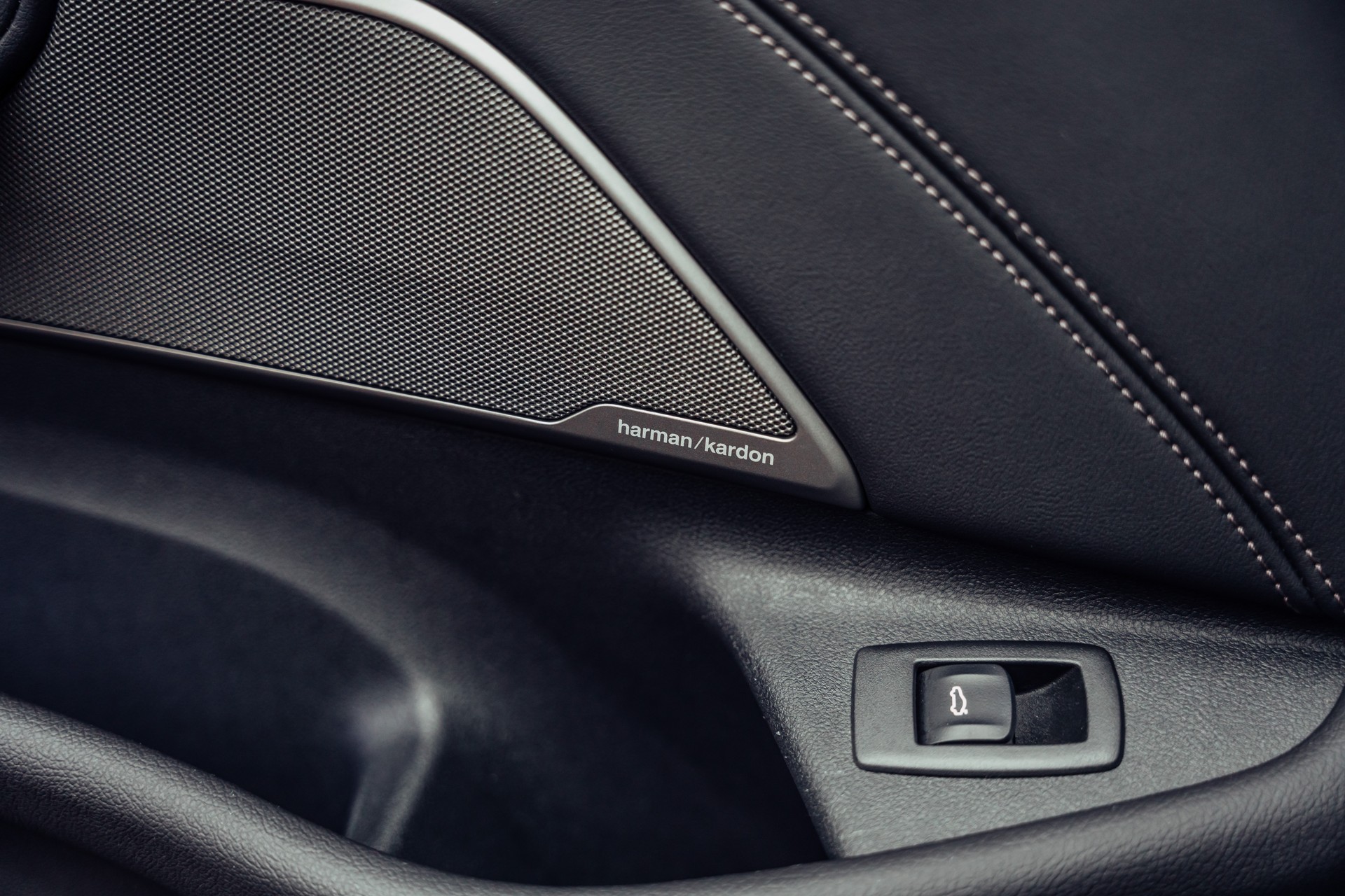 BMW-ALPINA D5 S Touring xDrive Switch-Tronic-image-14