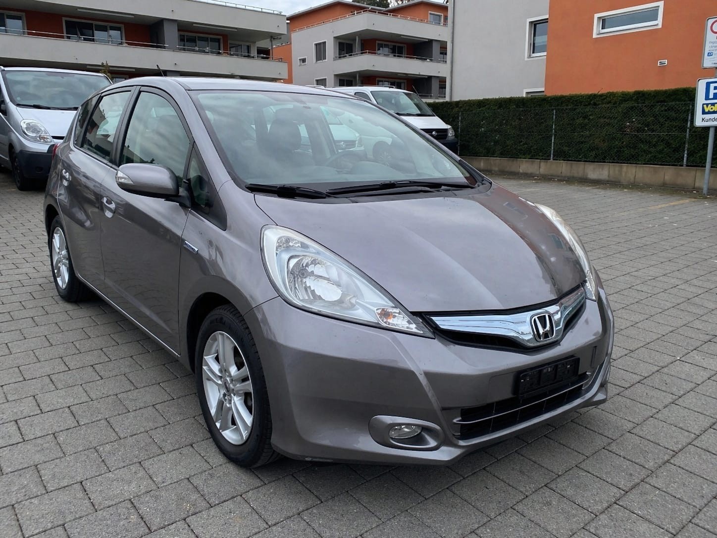 HONDA Jazz 1.3i Hybrid Elegance CVT-image-1