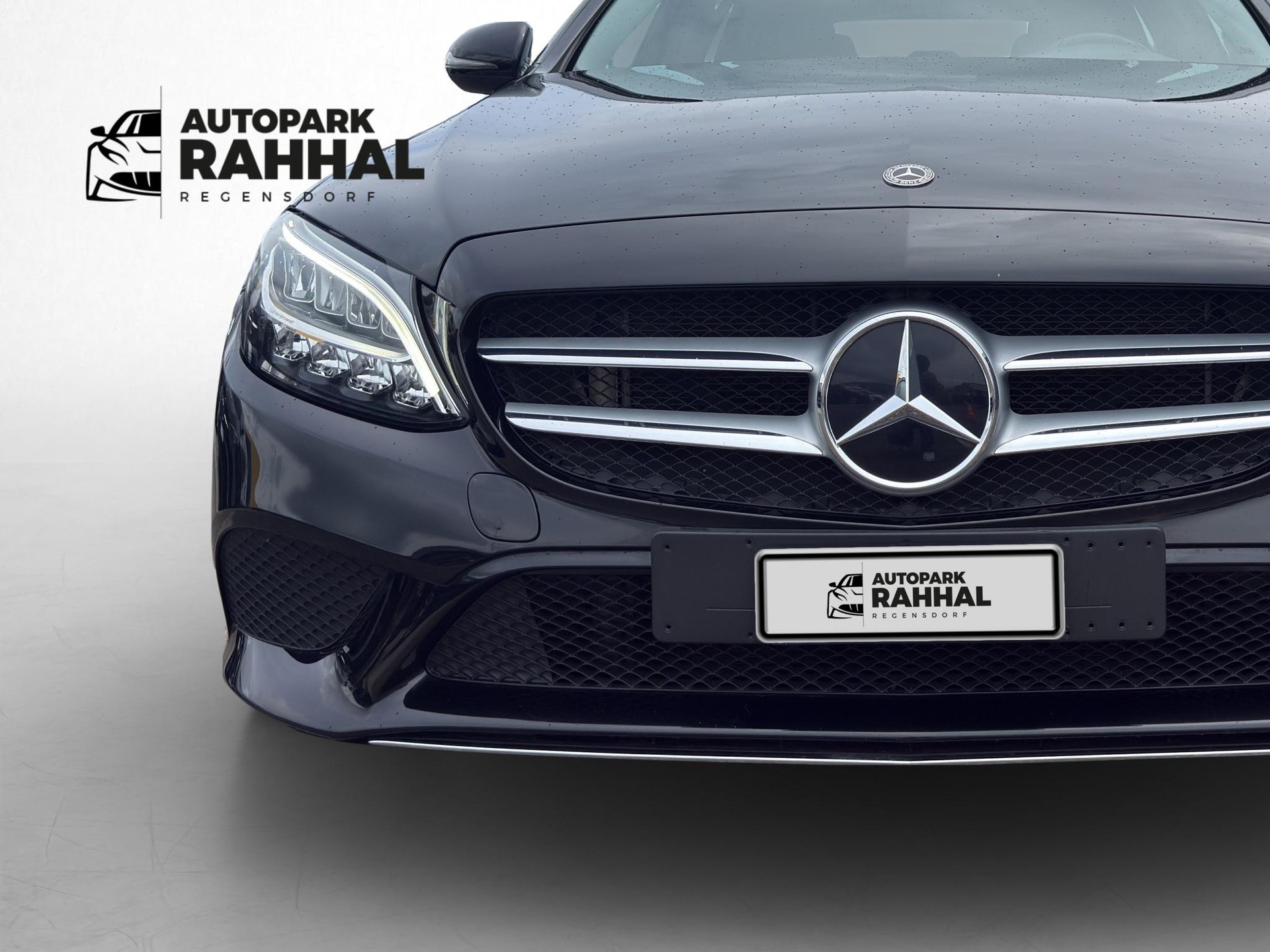 MERCEDES-BENZ C 220 d Avantgarde 4matic Kombi-showroom-element-2