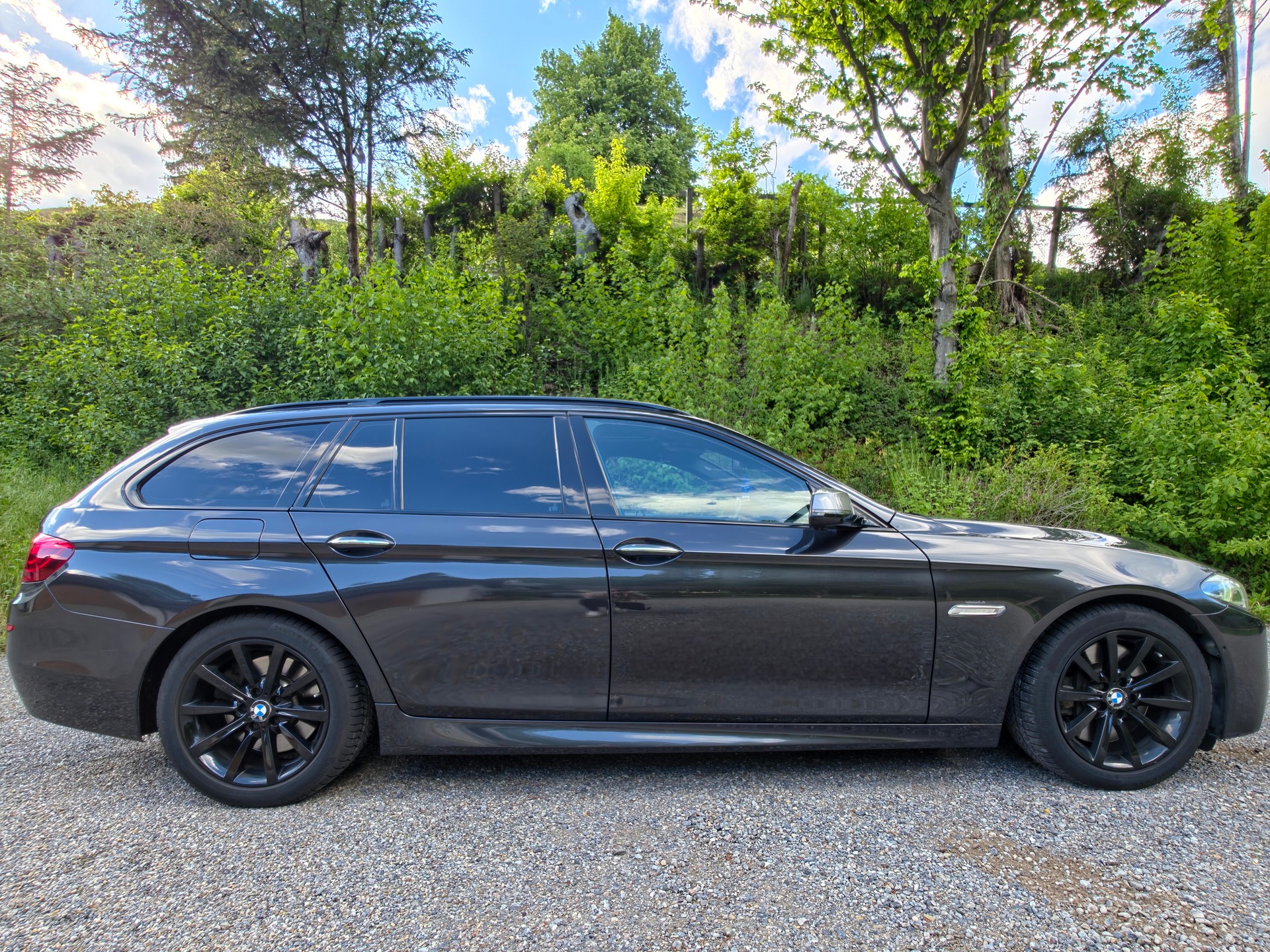 BMW M550d Touring xDrive Steptronic-showroom-element-3
