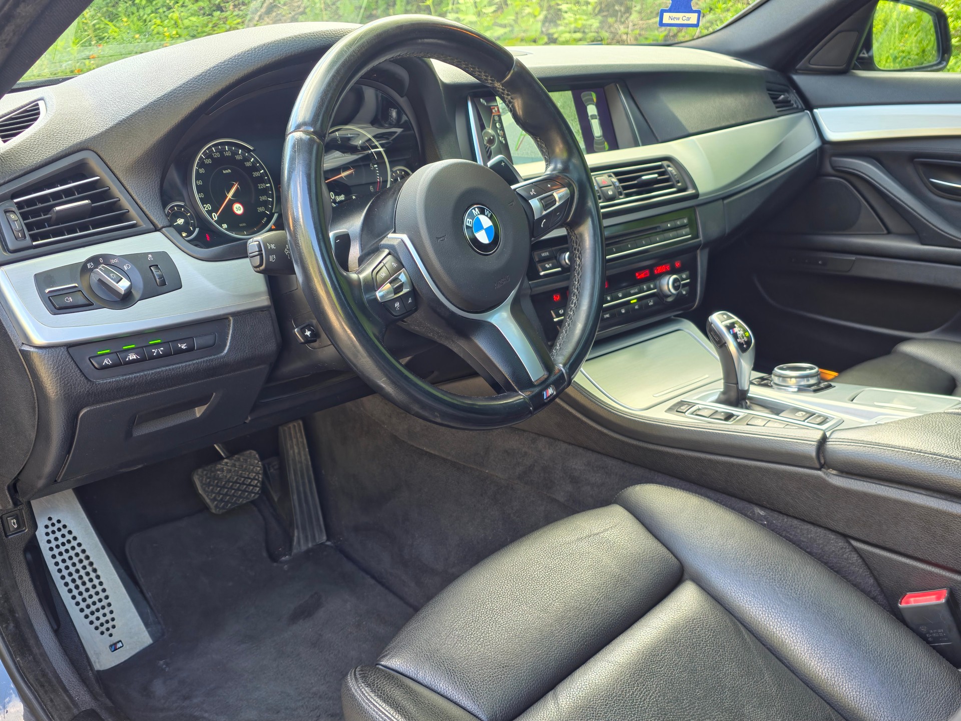 BMW M550d Touring xDrive Steptronic-image-9