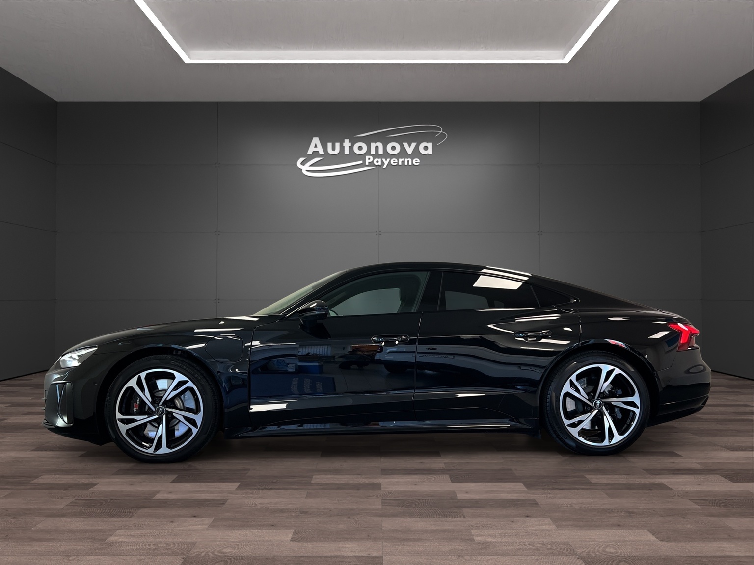 AUDI e-tron GT quattro-image-3